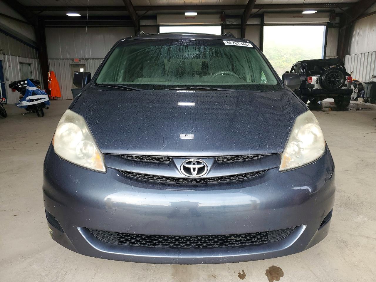 2008 Toyota Sienna Le 7-passenger Gray vin: 5TDZK23C68S150965
