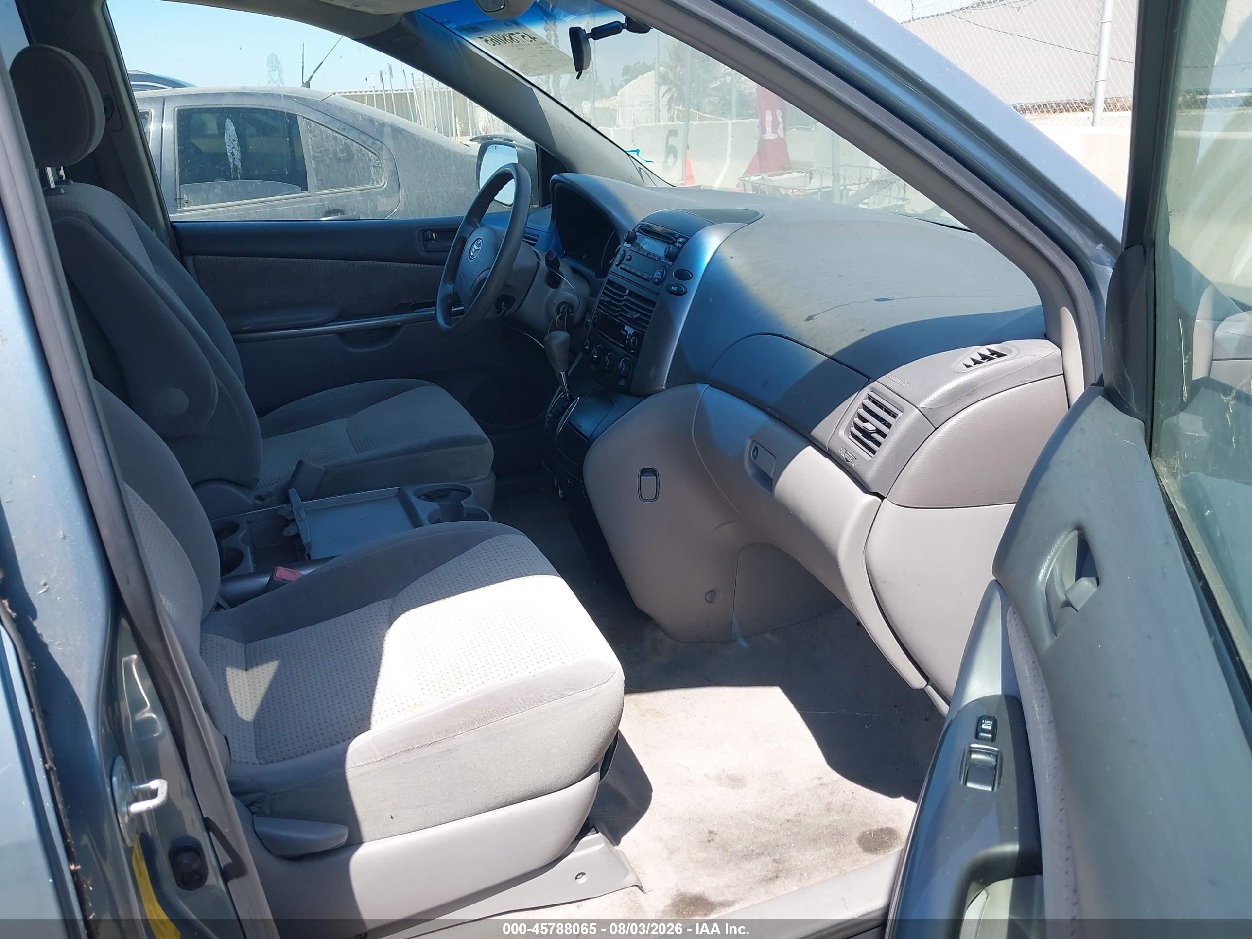 2008 Toyota Sienna Le Gray vin: 5TDZK23C68S172240