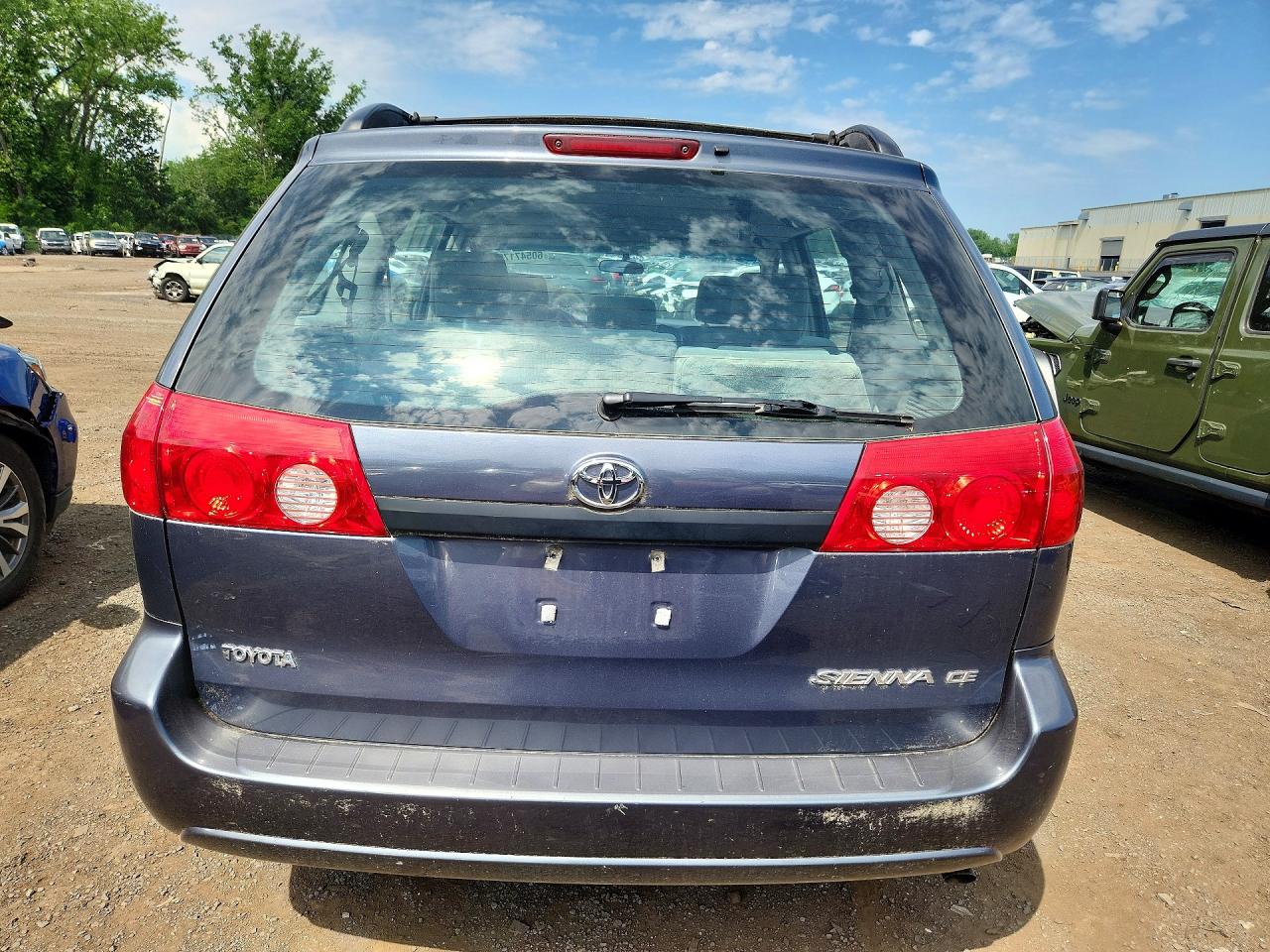 2008 Toyota Sienna Ce 8-passenger Blue vin: 5TDZK23C68S173016