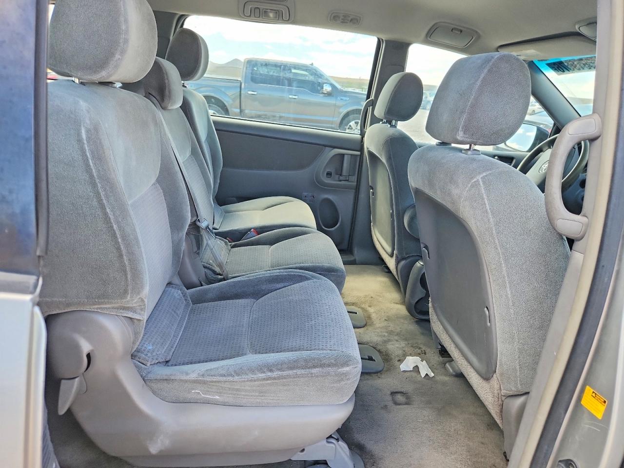 2008 Toyota Sienna Ce 8-passenger Silver vin: 5TDZK23C68S191371