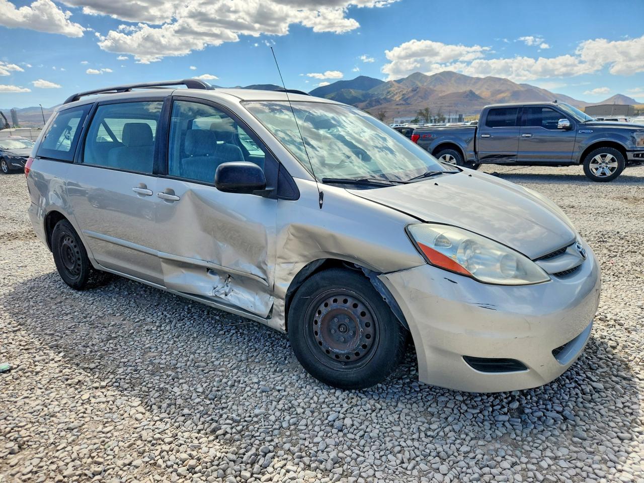 2008 Toyota Sienna Ce 8-passenger Silver vin: 5TDZK23C68S191371