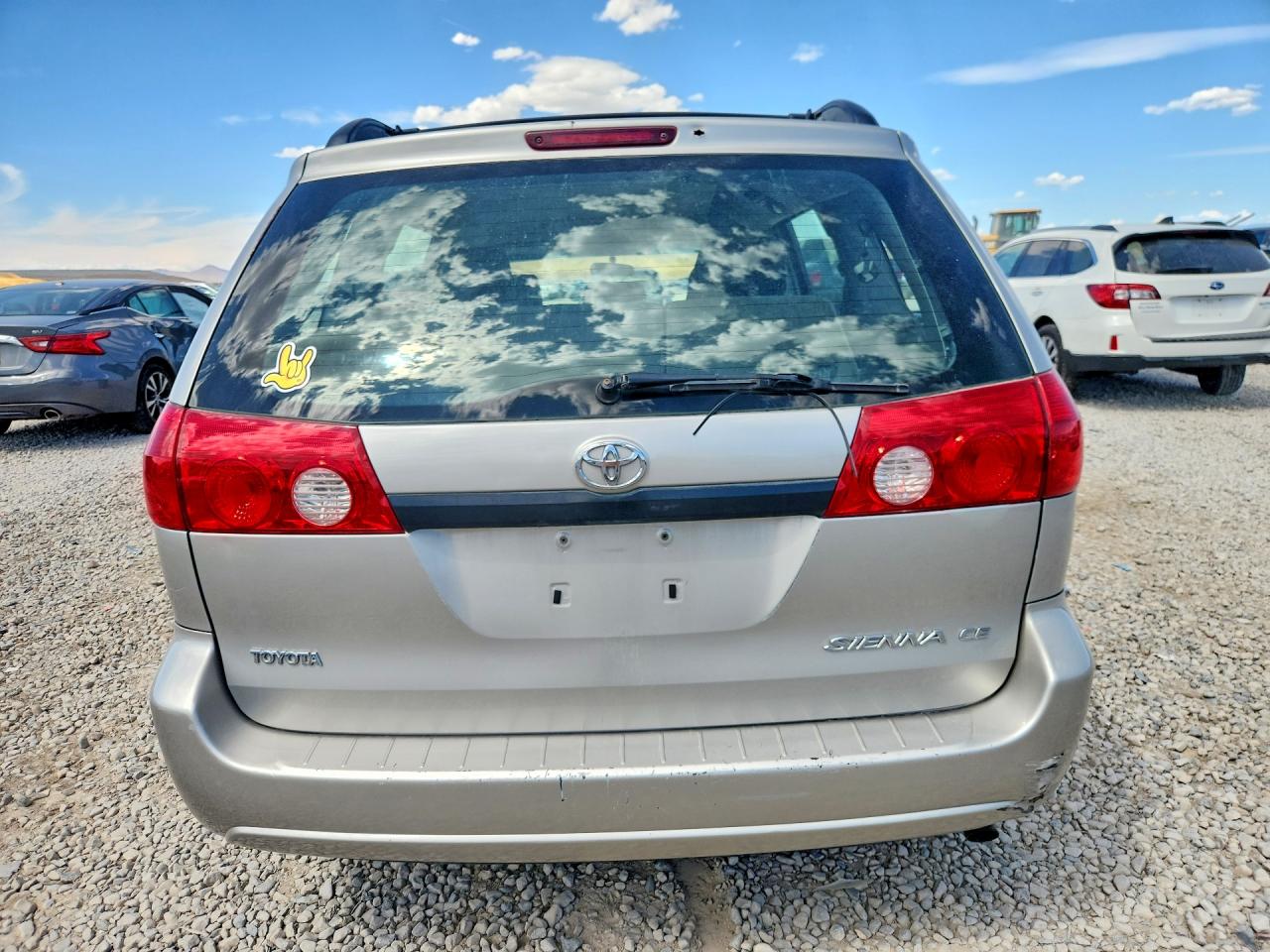 2008 Toyota Sienna Ce 8-passenger Silver vin: 5TDZK23C68S191371