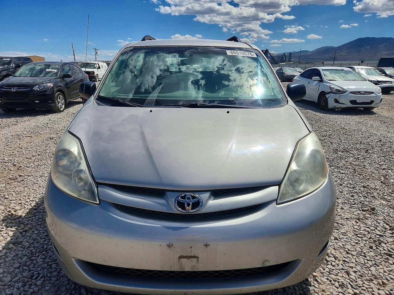 2008 Toyota Sienna Ce 8-passenger Silver vin: 5TDZK23C68S191371