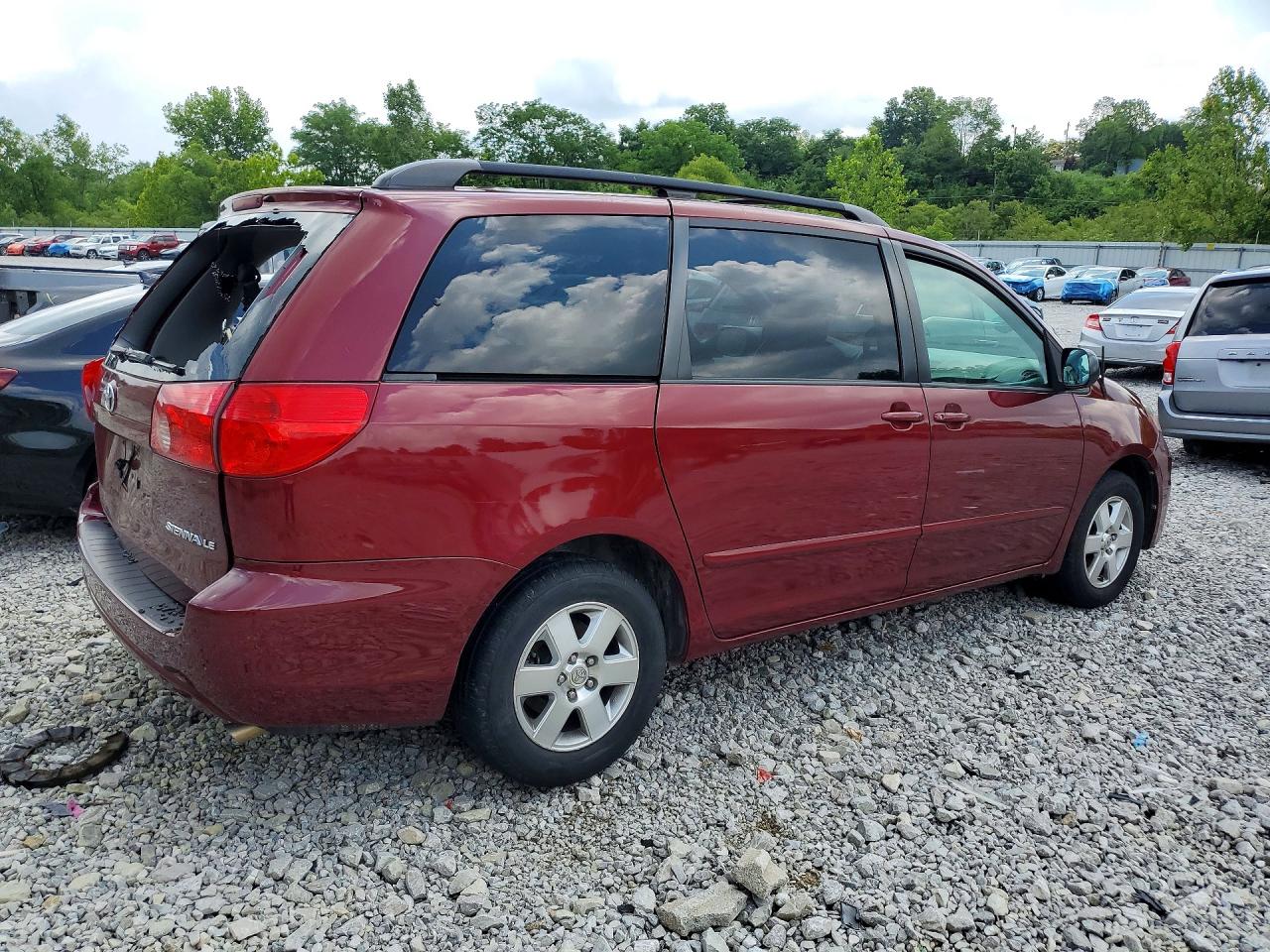 2008 Toyota Sienna Le 7-passenger Burgundy vin: 5TDZK23C68S192472