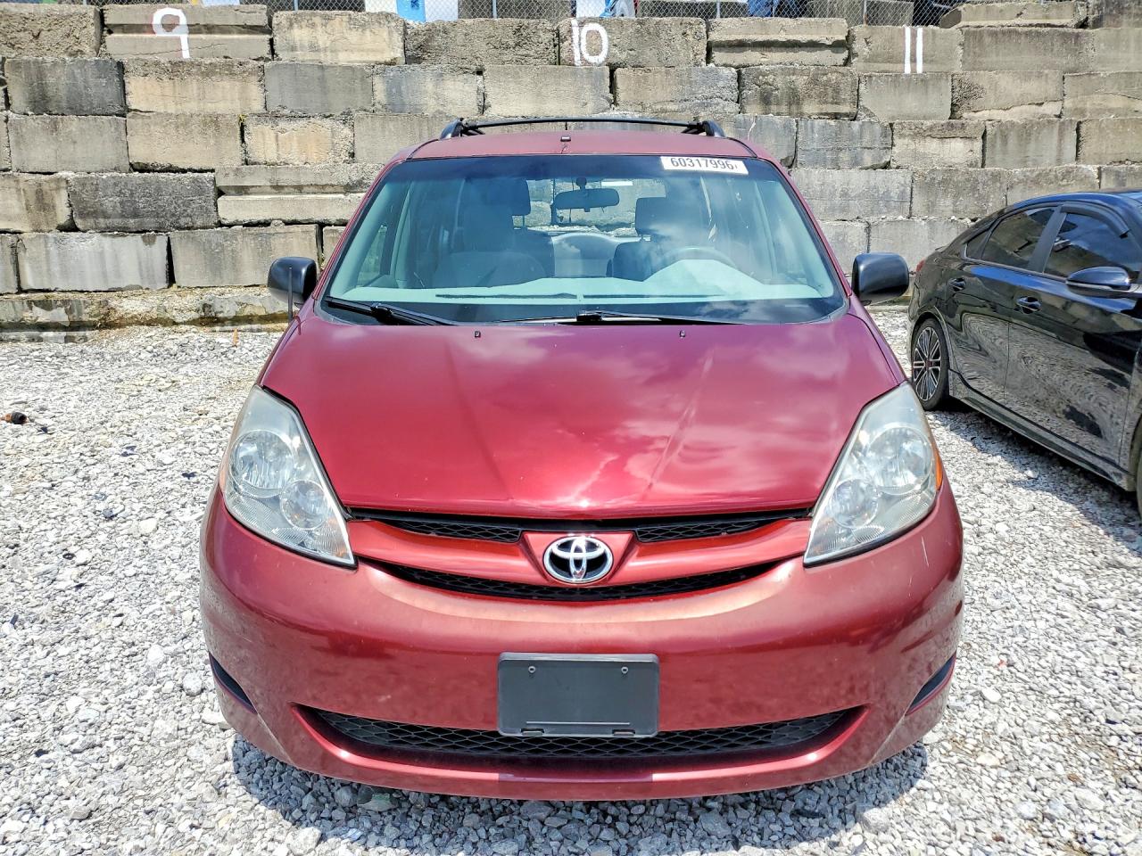 2008 Toyota Sienna Le 7-passenger Burgundy vin: 5TDZK23C68S192472