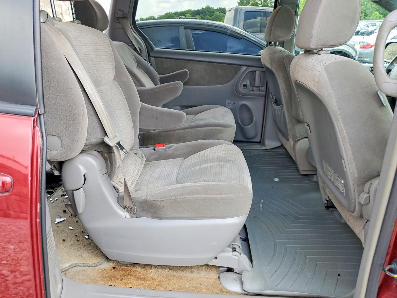 2008 Toyota Sienna Le 7-passenger Burgundy vin: 5TDZK23C68S192472