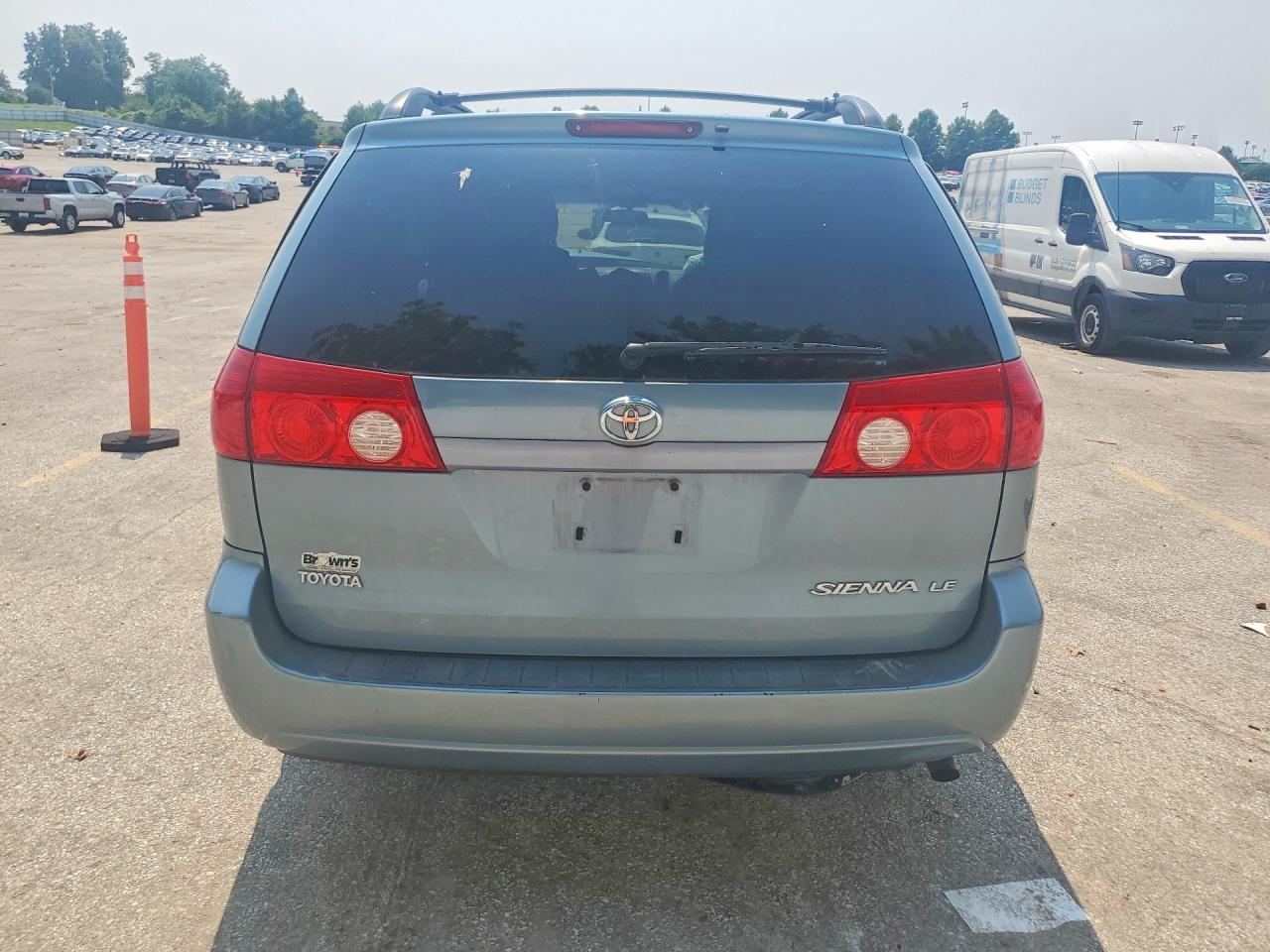 2008 Toyota Sienna Le 8-passenger Teal vin: 5TDZK23C68S202918