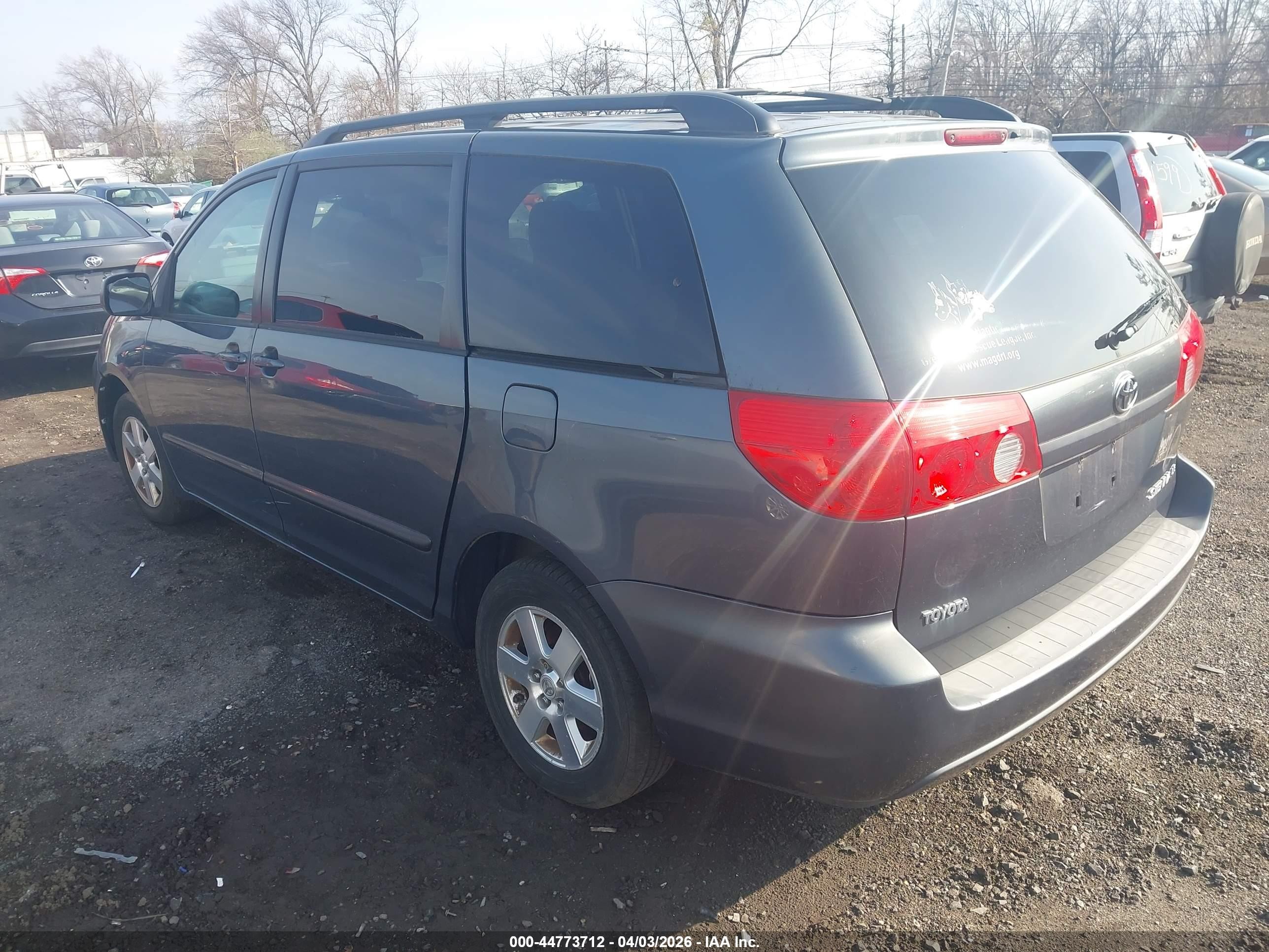 2009 Toyota Sienna Le Gray vin: 5TDZK23C69S233913