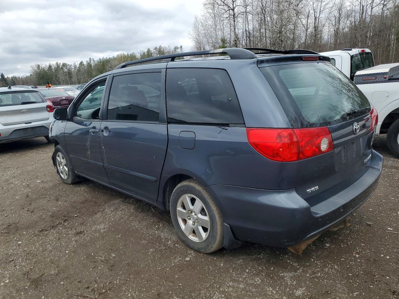 2009 Toyota Sienna Ce 7-passenger Gray vin: 5TDZK23C69S234592