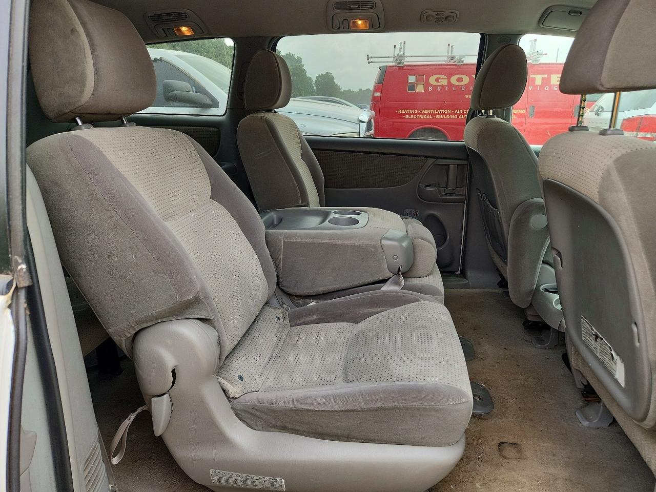 2009 Toyota Sienna Le 8-passenger White vin: 5TDZK23C69S251313