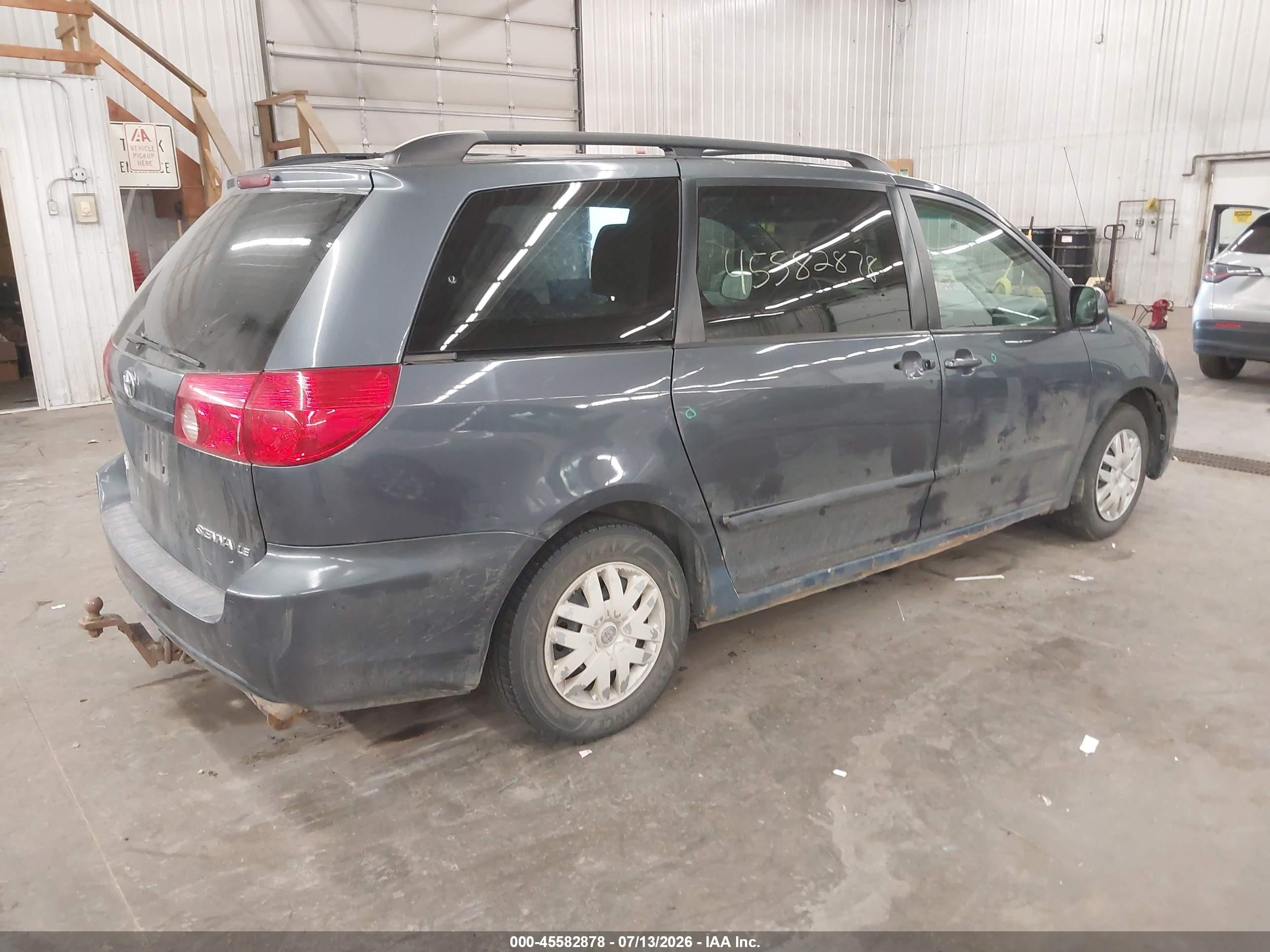 2009 Toyota Sienna Le Light Blue vin: 5TDZK23C69S271786