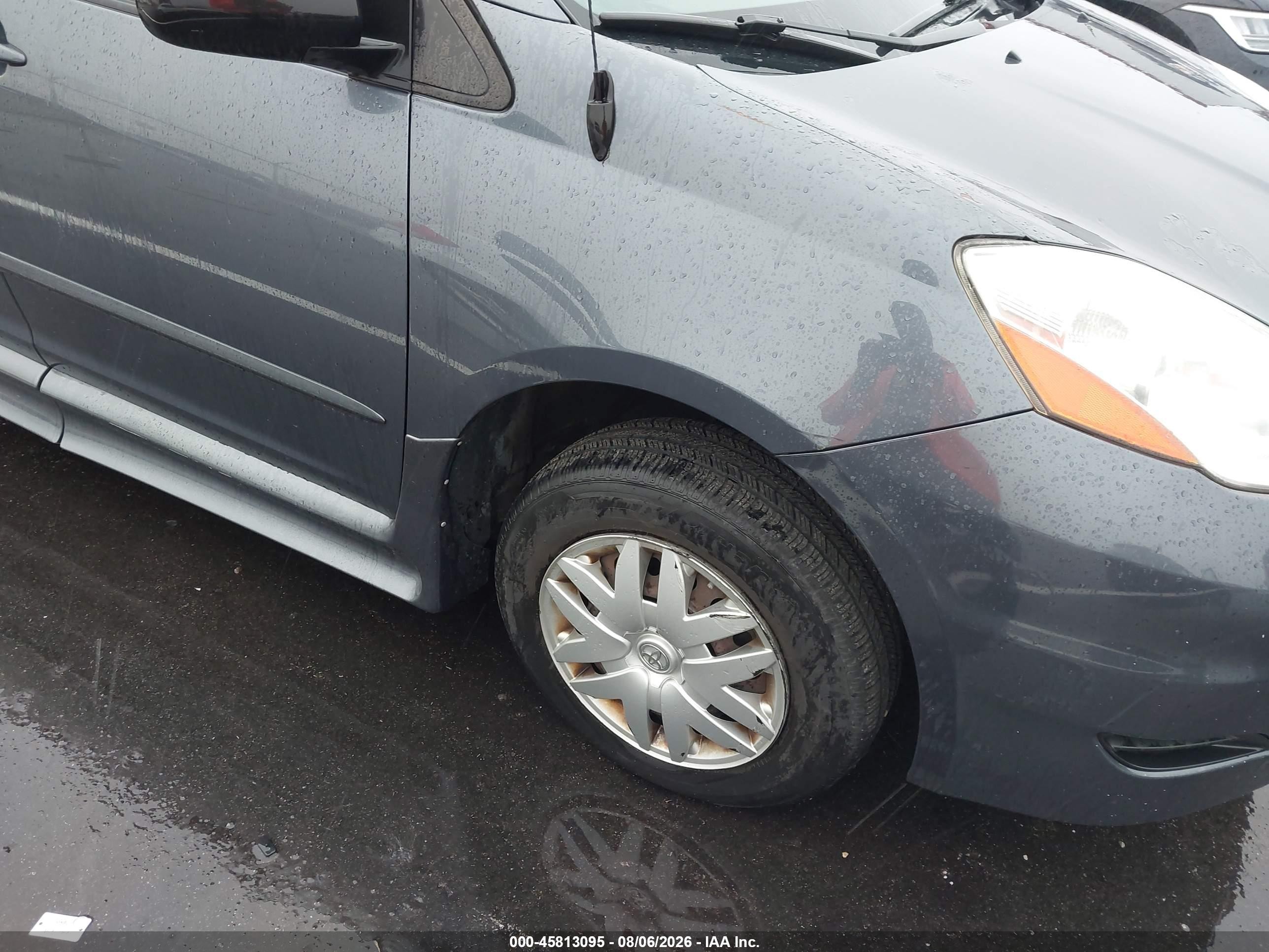 2009 Toyota Sienna Le Blue vin: 5TDZK23C69S279077