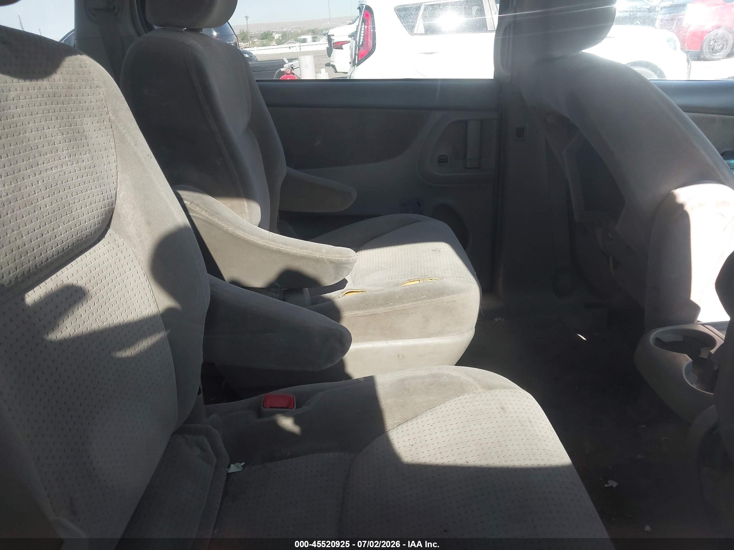 2007 Toyota Sienna Le Tan vin: 5TDZK23C77S000264