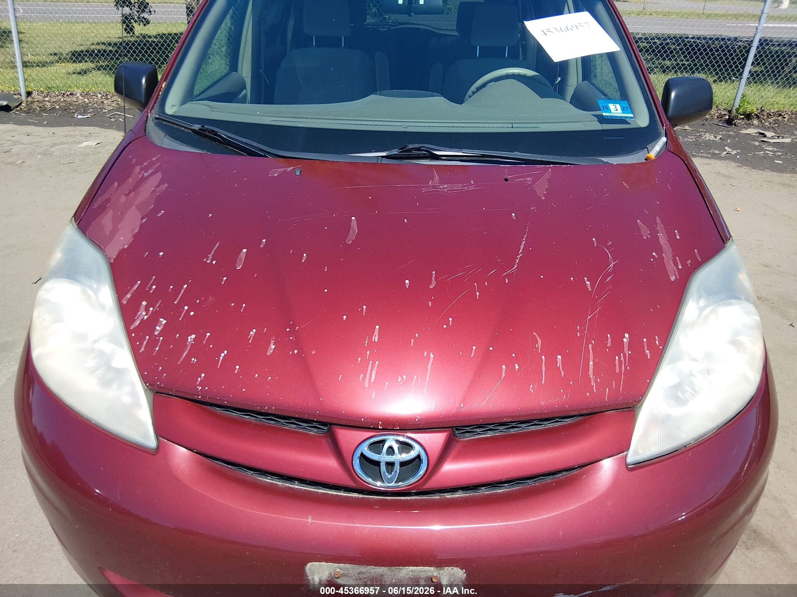 2007 Toyota Sienna Le Red vin: 5TDZK23C77S005187