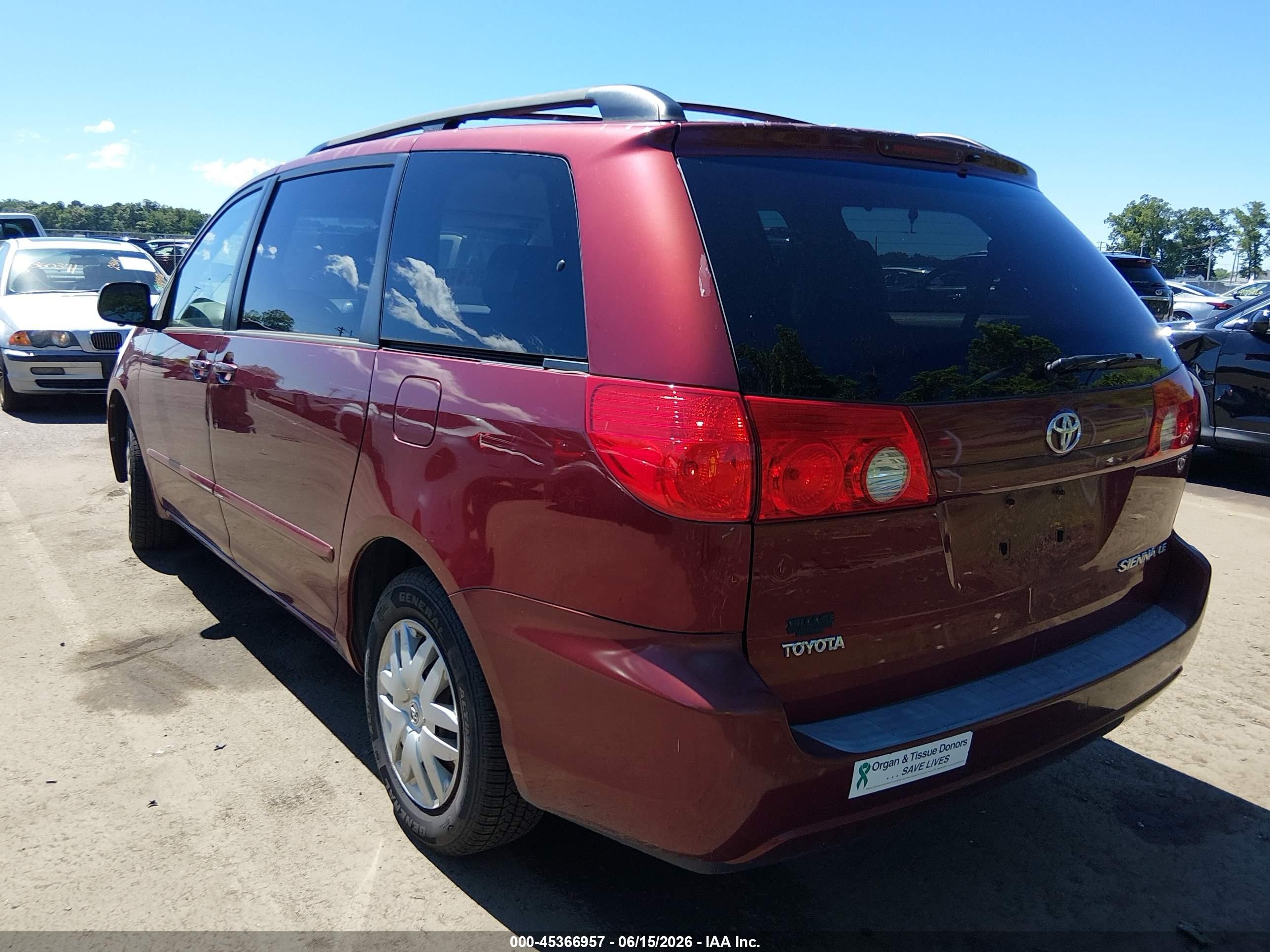 2007 Toyota Sienna Le Red vin: 5TDZK23C77S005187