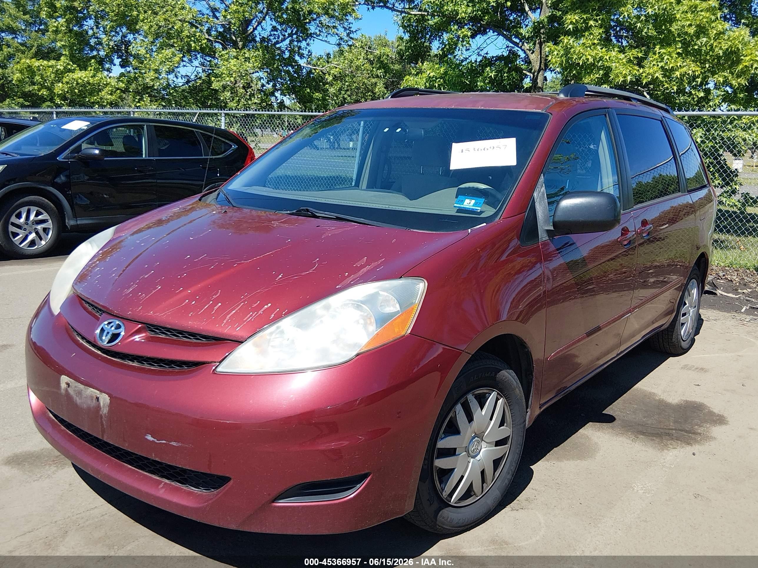 2007 Toyota Sienna Le Red vin: 5TDZK23C77S005187