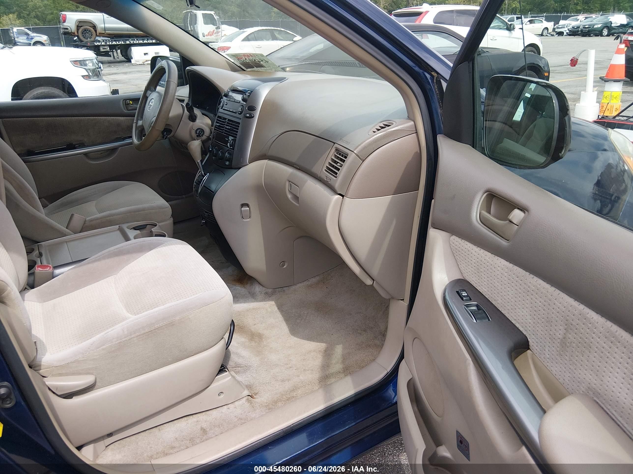 2007 Toyota Sienna Le Blue vin: 5TDZK23C77S008090