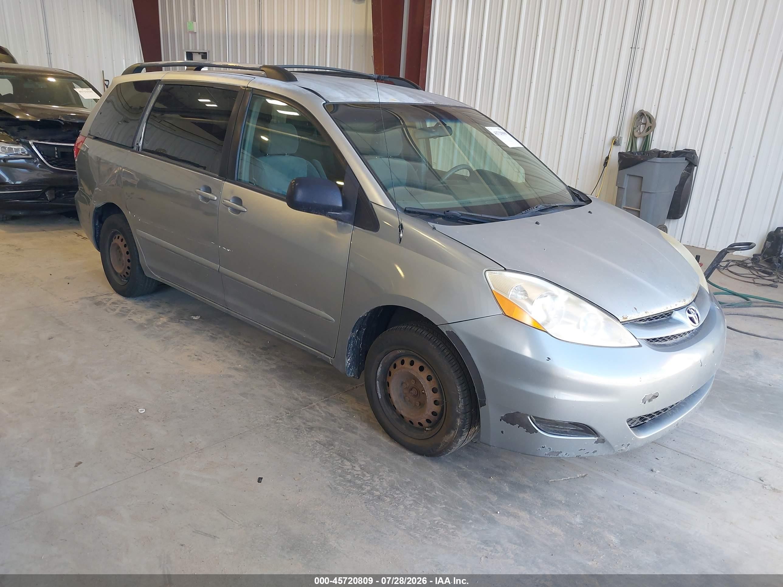2007 Toyota Sienna Le Light Blue vin: 5TDZK23C77S040943