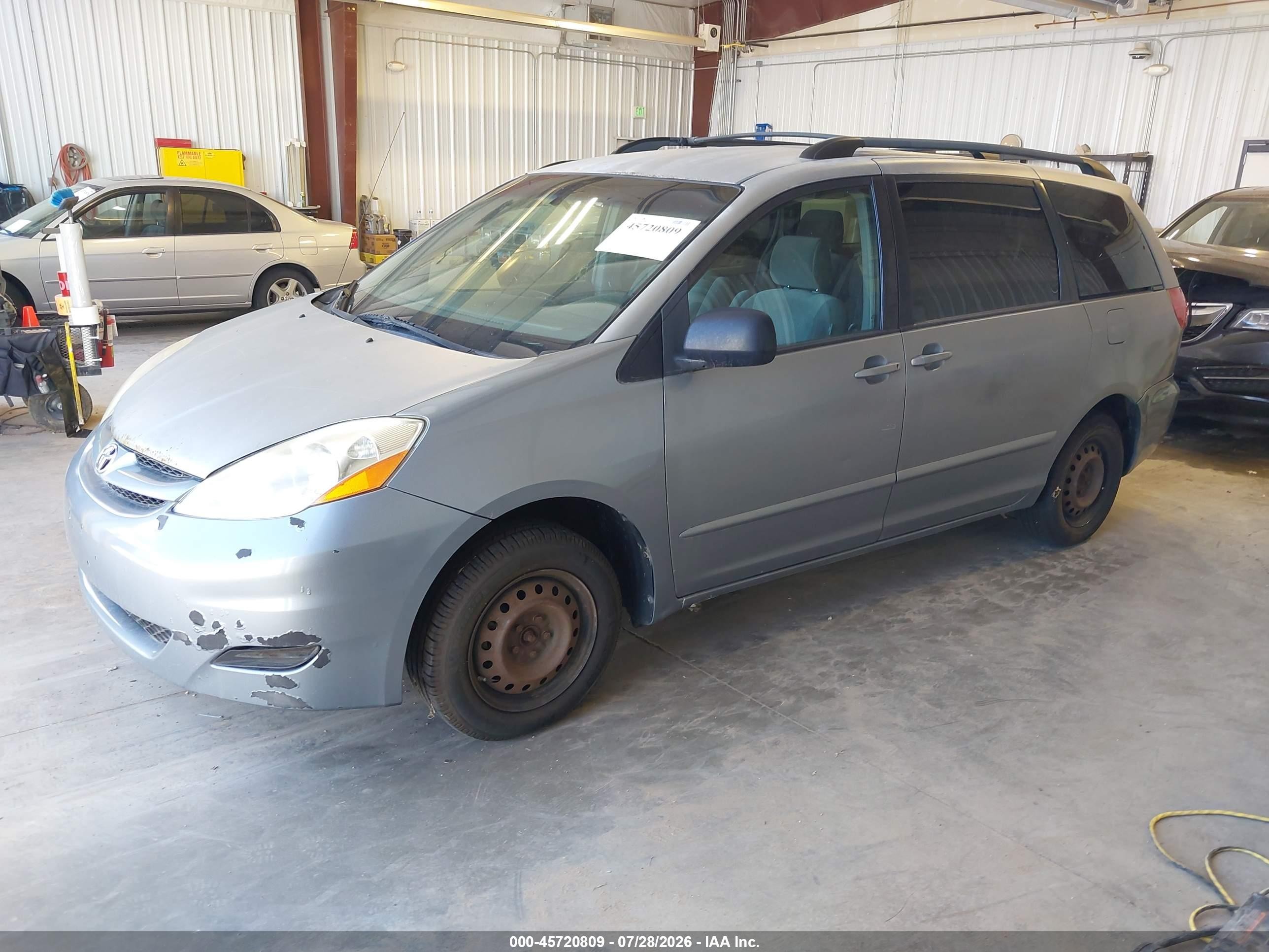 2007 Toyota Sienna Le Light Blue vin: 5TDZK23C77S040943