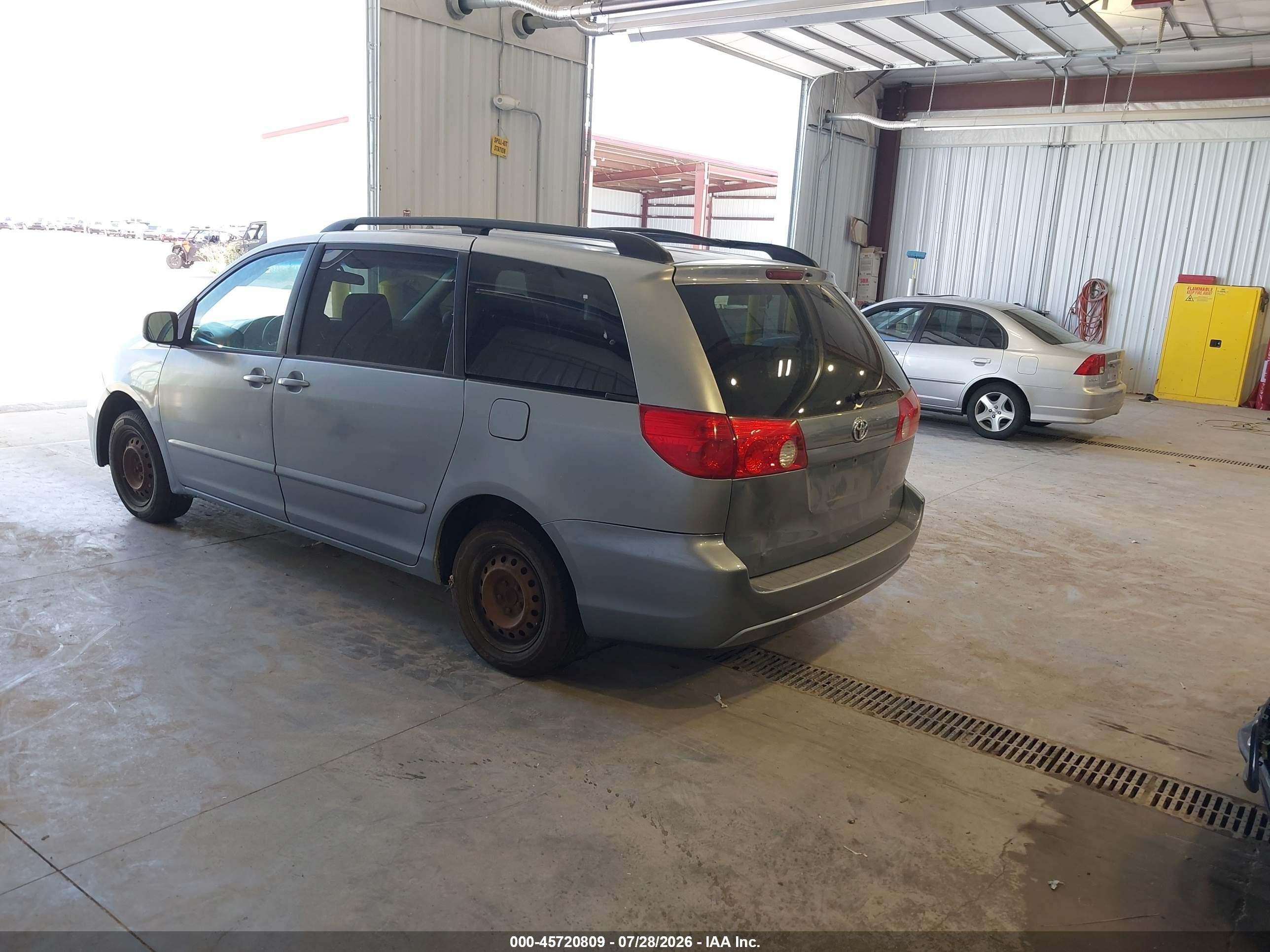 2007 Toyota Sienna Le Light Blue vin: 5TDZK23C77S040943