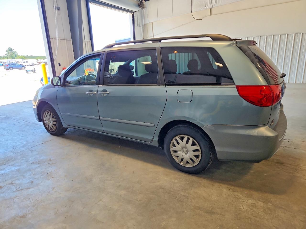 2007 Toyota Sienna Le 7-passenger Blue vin: 5TDZK23C77S079953