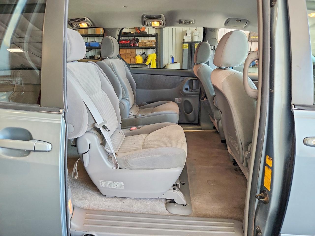 2007 Toyota Sienna Le 7-passenger Blue vin: 5TDZK23C77S079953