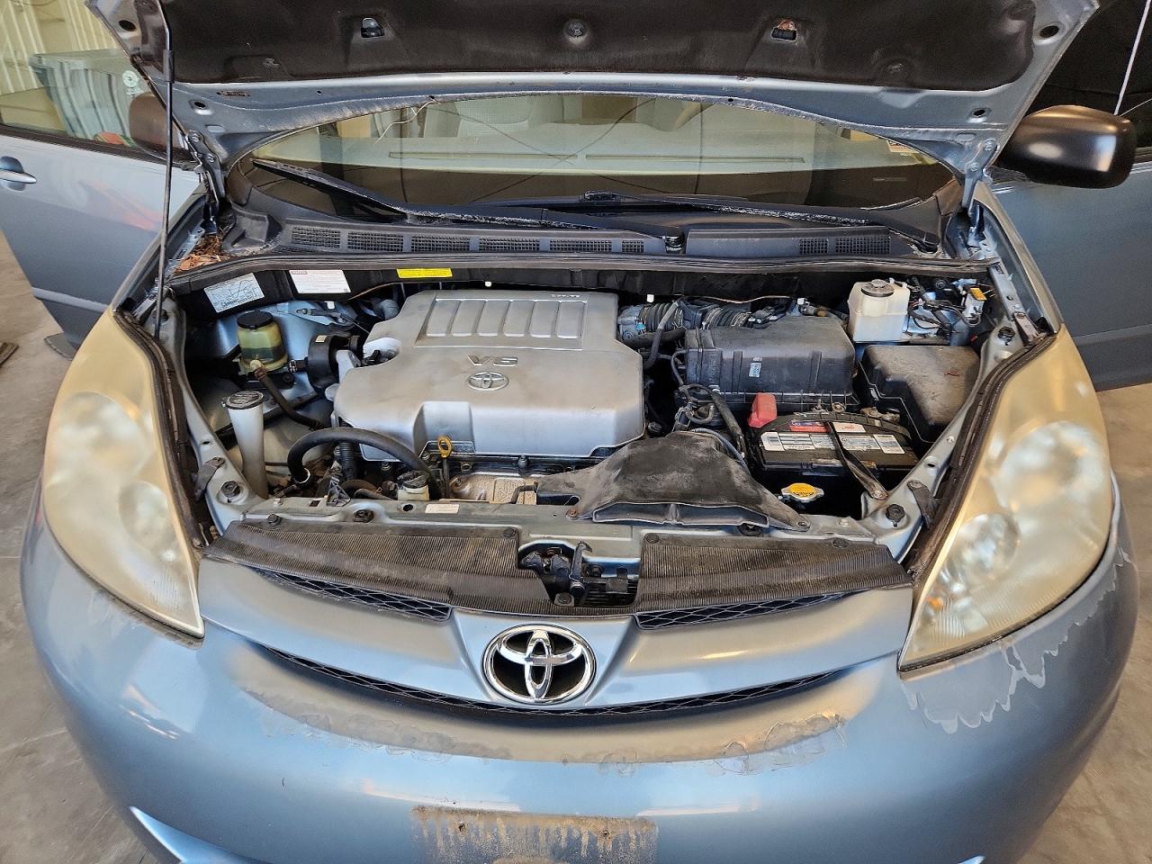 2007 Toyota Sienna Le 7-passenger Blue vin: 5TDZK23C77S079953