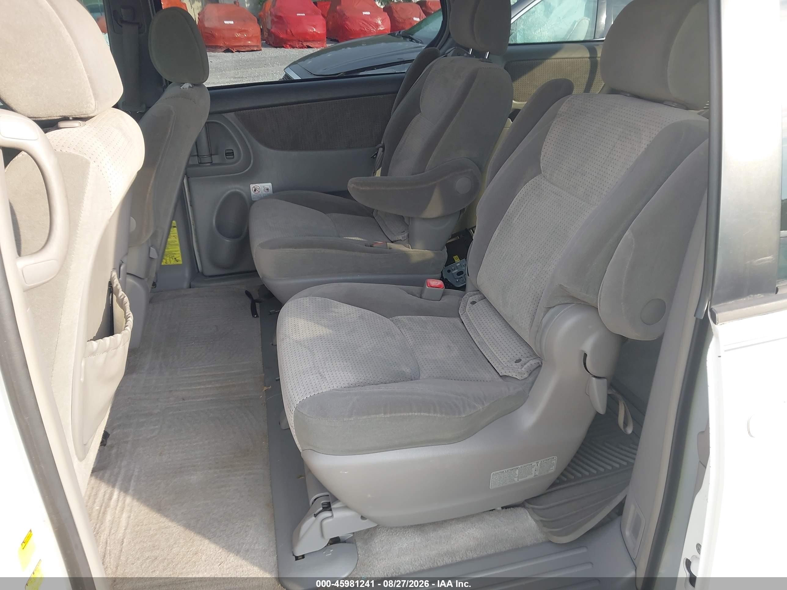 2007 Toyota Sienna Le White vin: 5TDZK23C77S092069