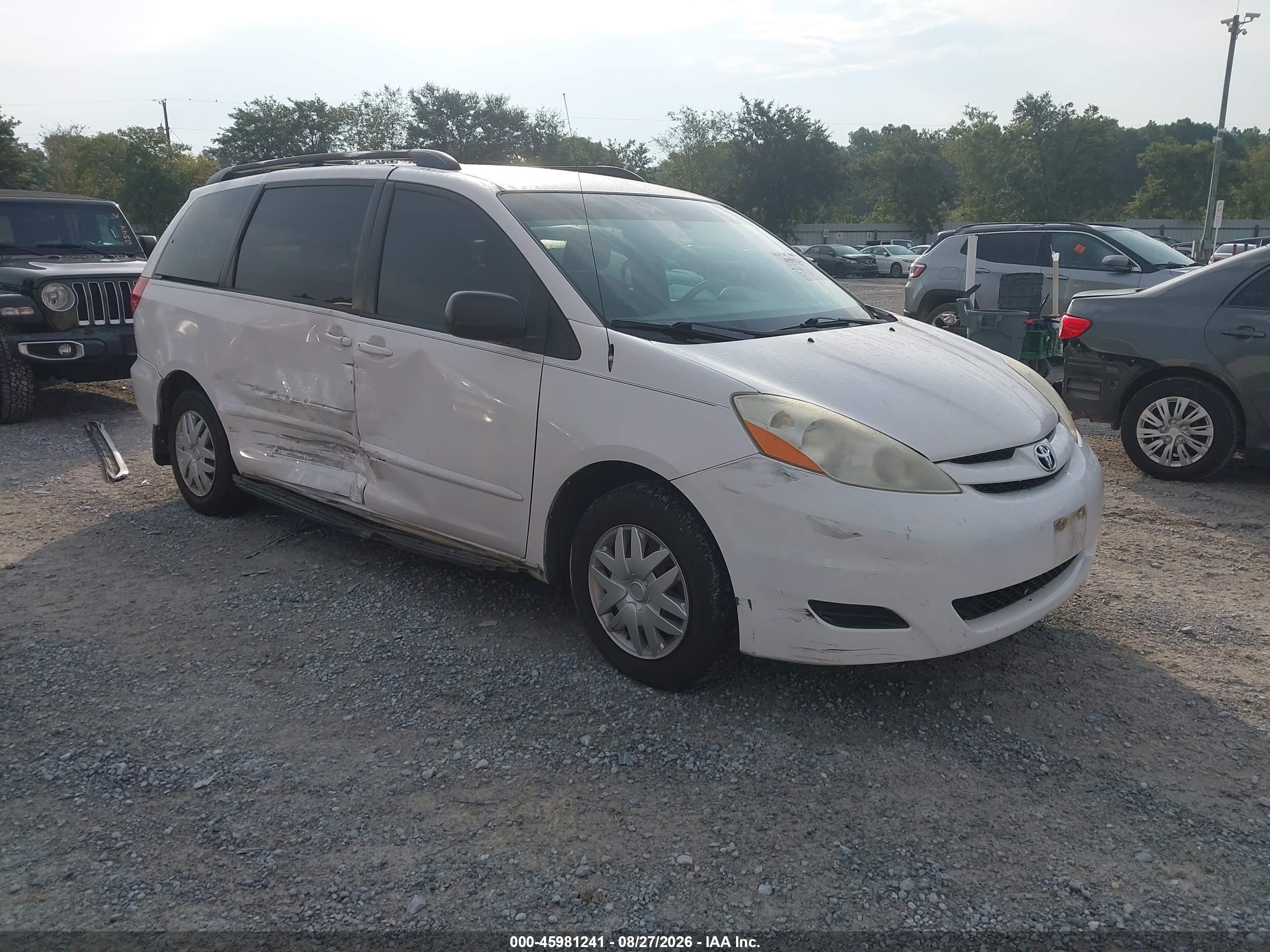 2007 Toyota Sienna Le White vin: 5TDZK23C77S092069