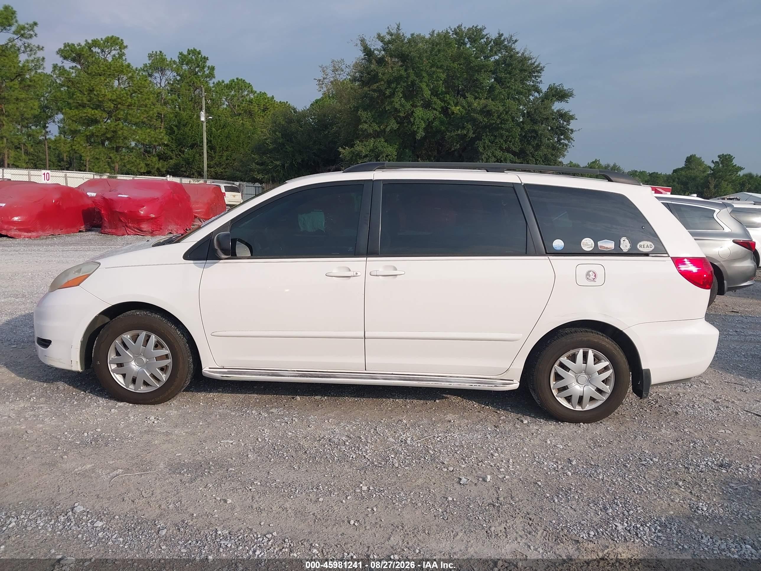 2007 Toyota Sienna Le White vin: 5TDZK23C77S092069
