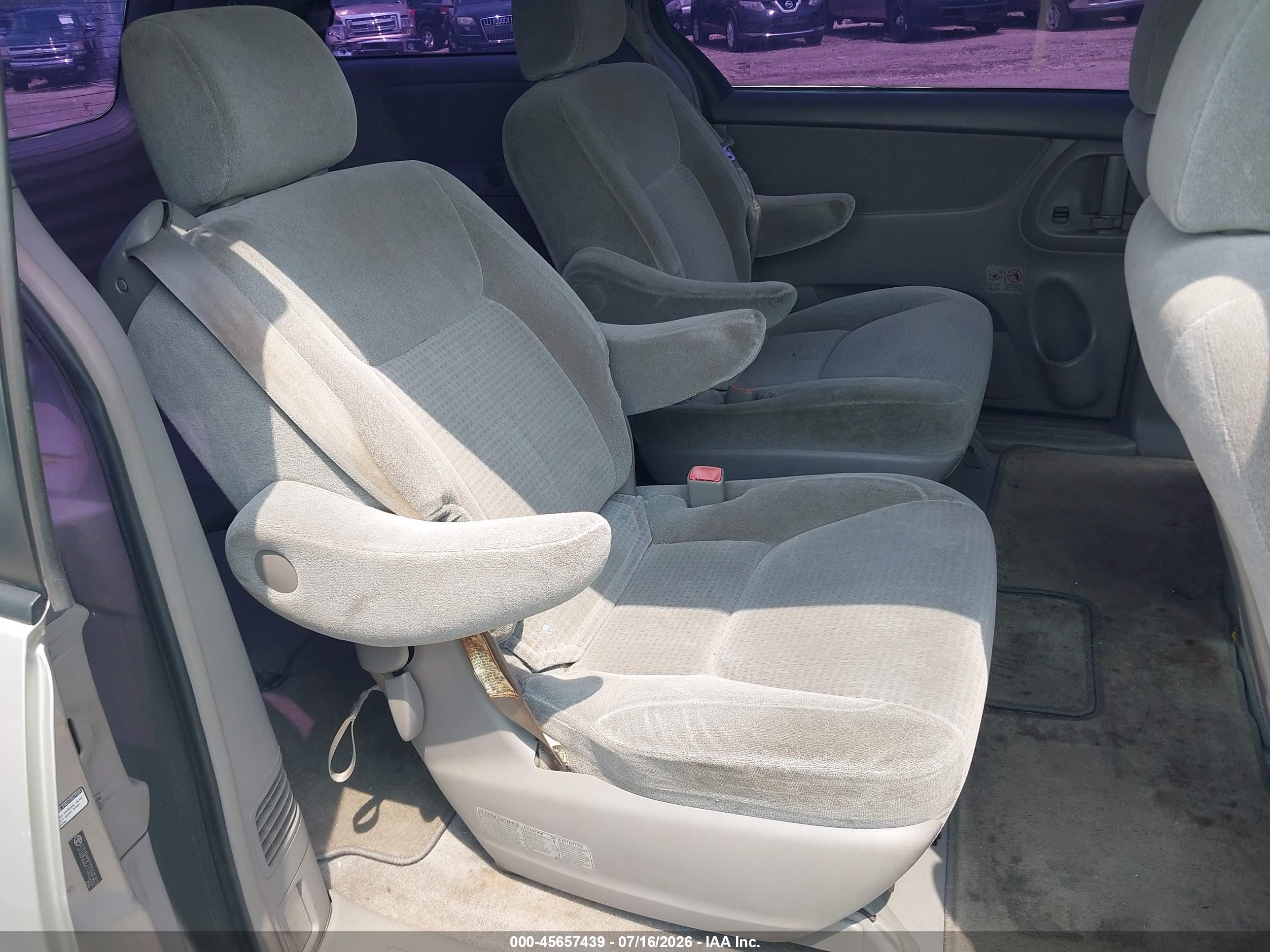 2007 Toyota Sienna Ce Silver vin: 5TDZK23C77S095862