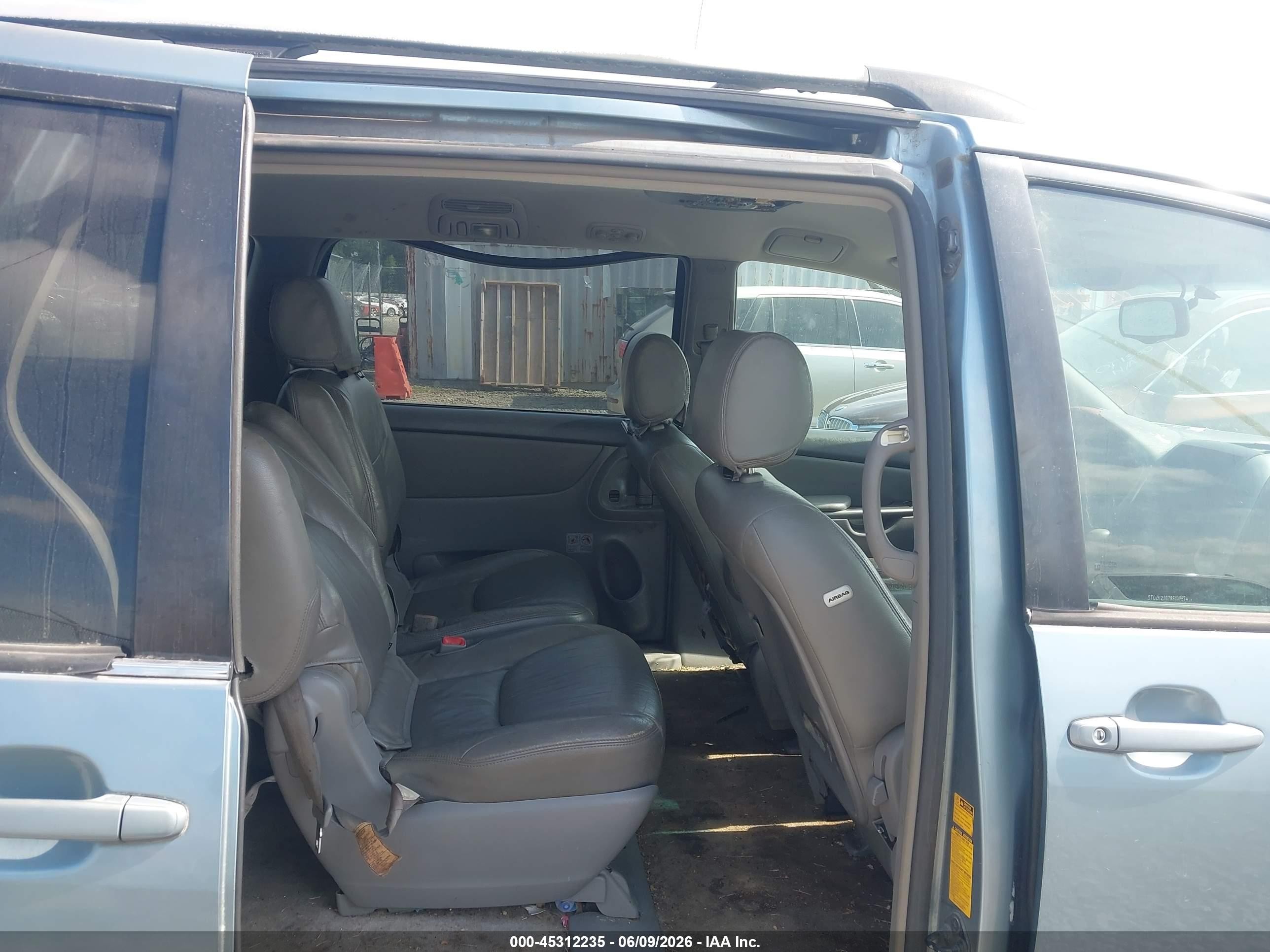 2008 Toyota Sienna Le Blue vin: 5TDZK23C78S109874