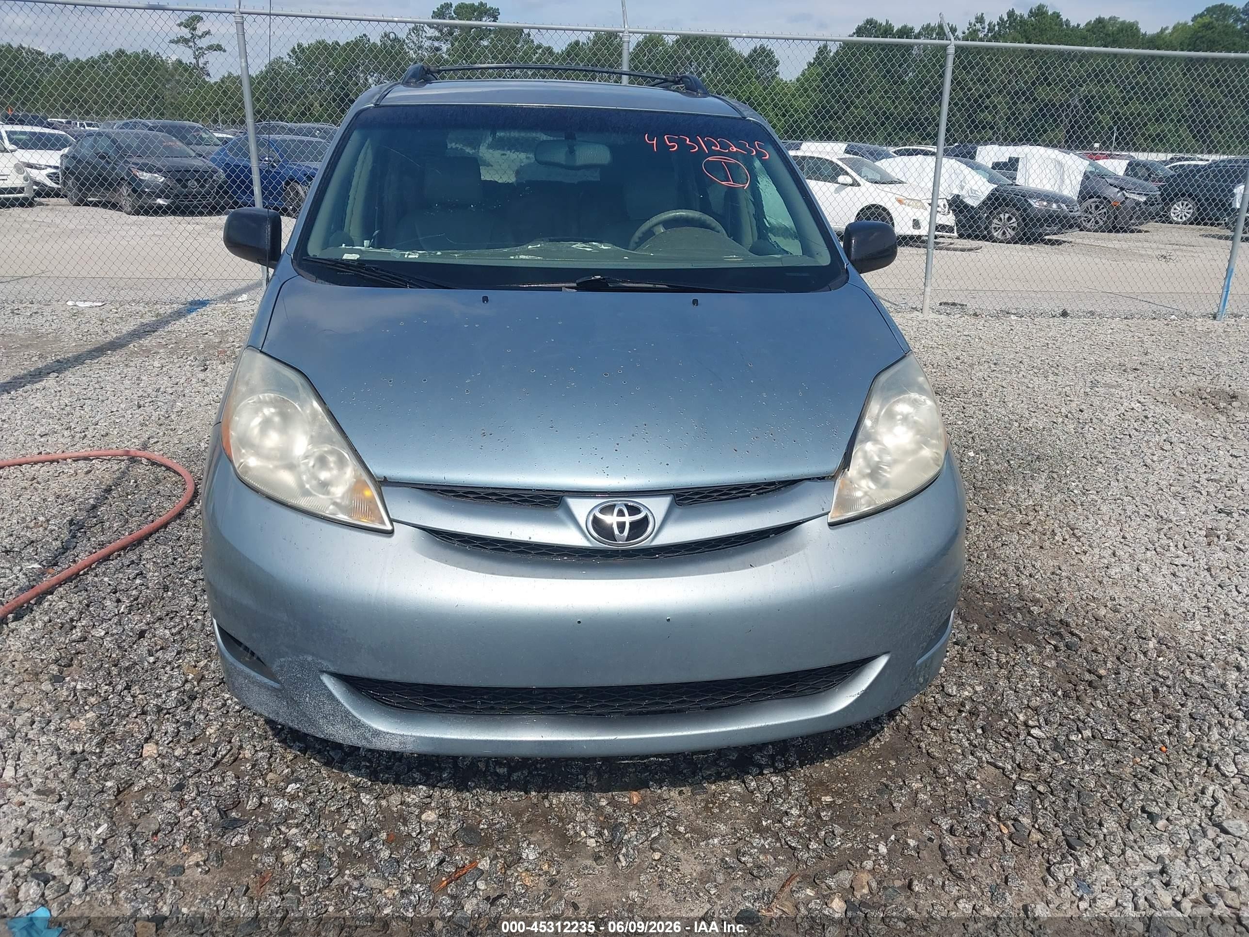 2008 Toyota Sienna Le Blue vin: 5TDZK23C78S109874