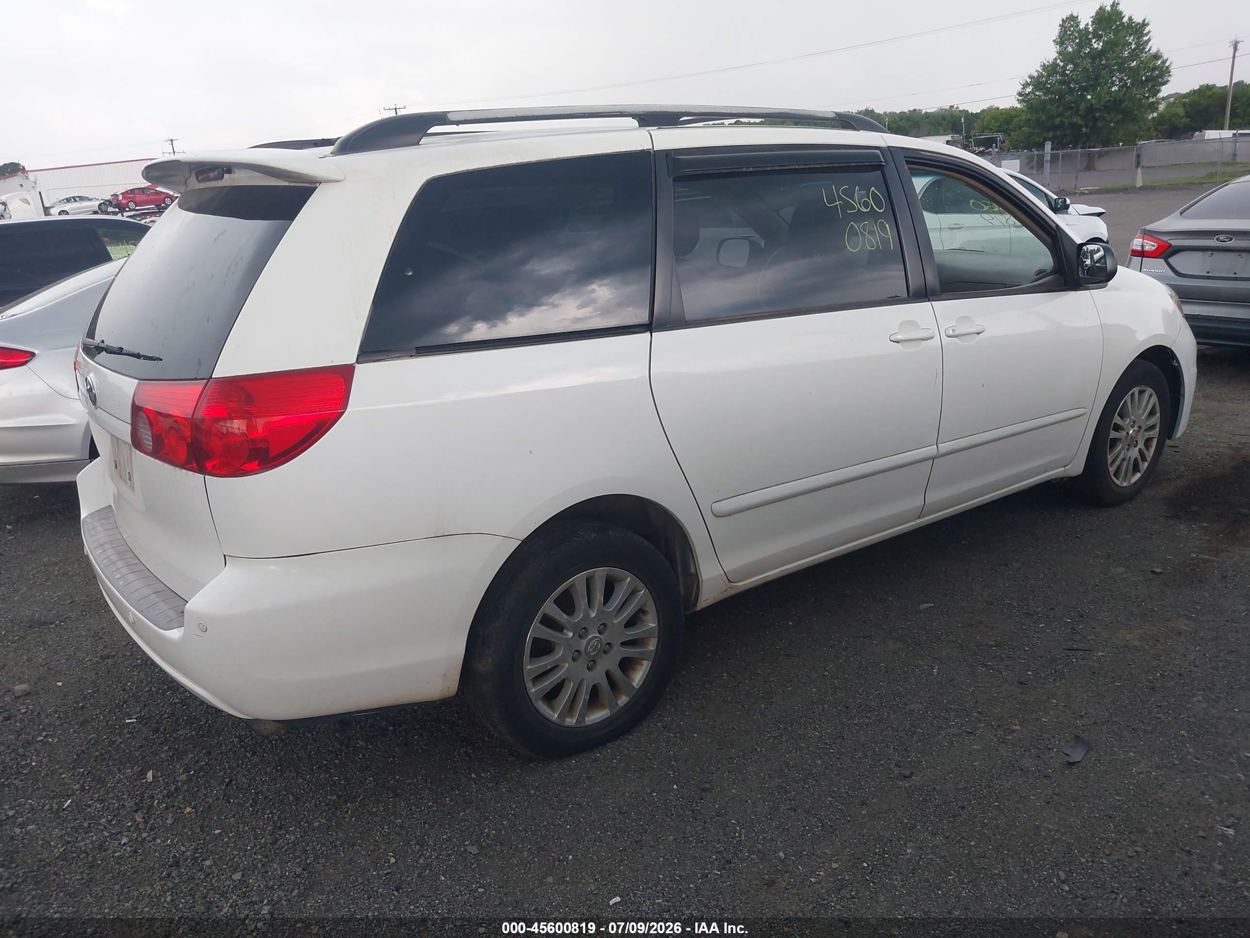 2008 Toyota Sienna Le Белый vin: 5TDZK23C78S114282