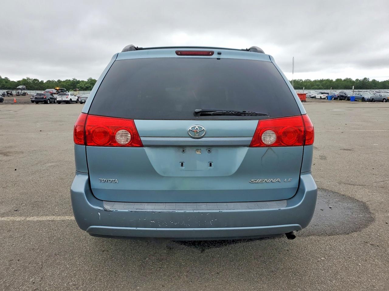 2008 Toyota Sienna Teal vin: 5TDZK23C78S118655
