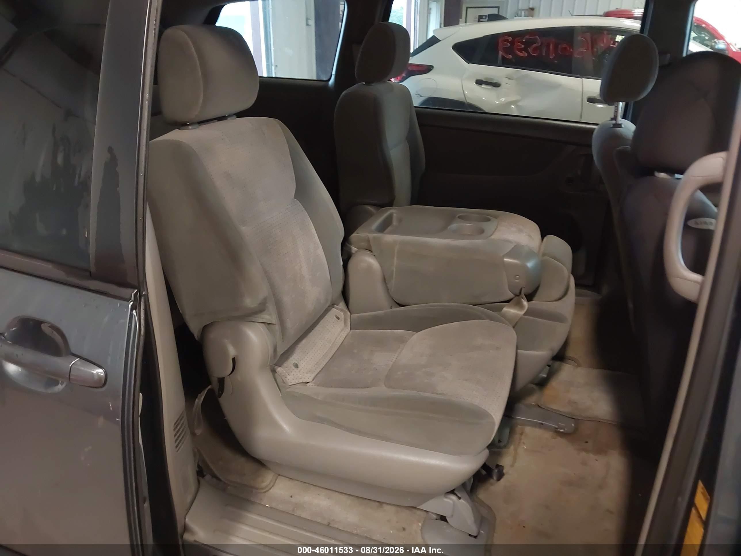 2008 Toyota Sienna Le Gray vin: 5TDZK23C78S180959