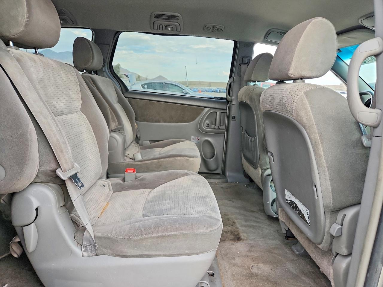 2008 Toyota Sienna Le 7-passenger Gold vin: 5TDZK23C78S204984