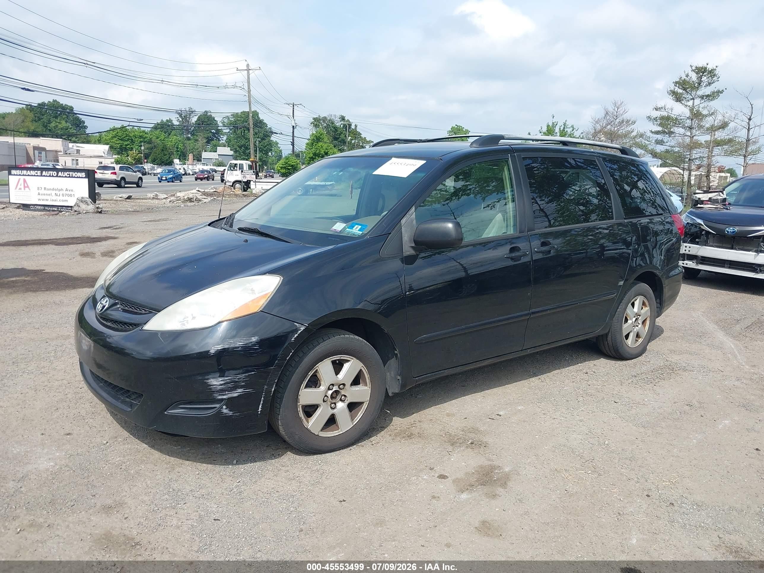 2008 Toyota Sienna Le Black vin: 5TDZK23C78S205651