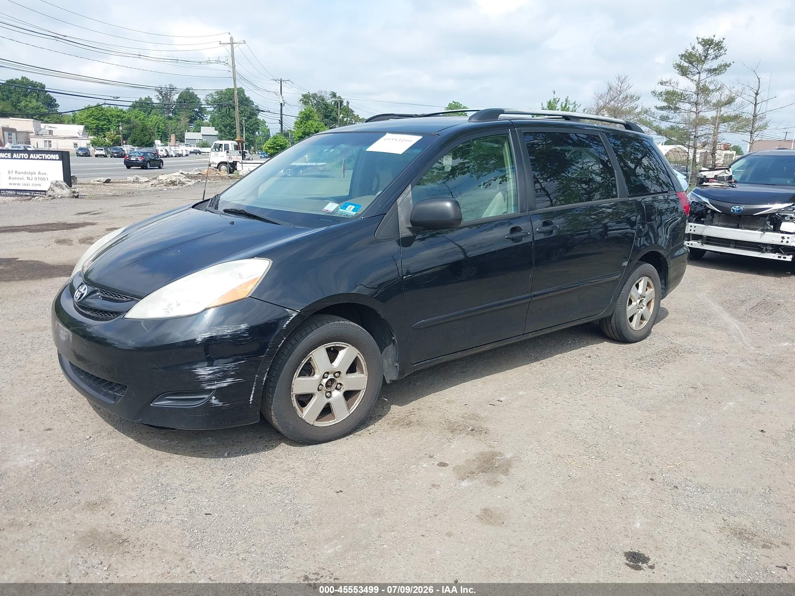 2008 Toyota Sienna Le Black vin: 5TDZK23C78S205651