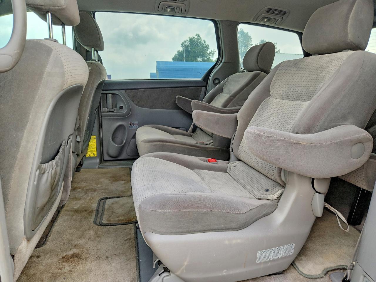 2008 Toyota Sienna Silver vin: 5TDZK23C78S212518