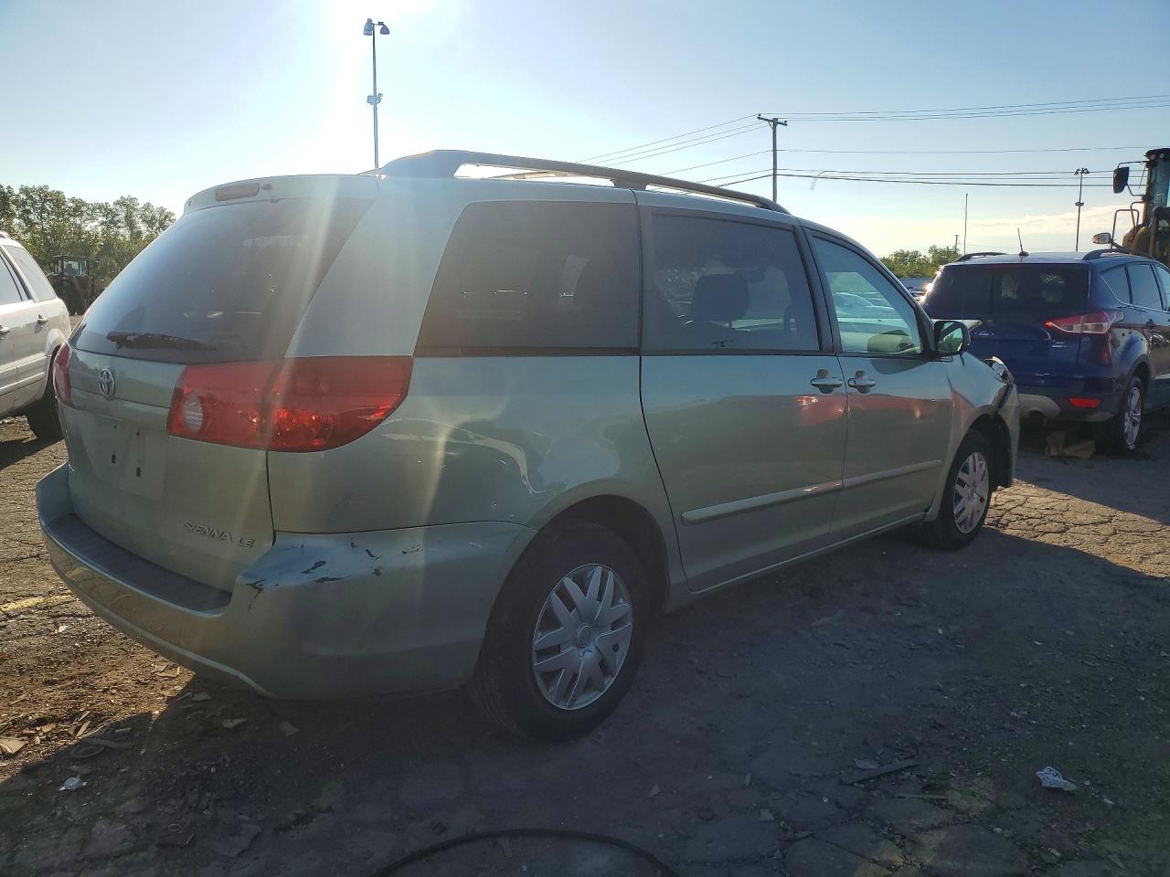 2008 Toyota Sienna Le 7-passenger Зеленый vin: 5TDZK23C78S217329