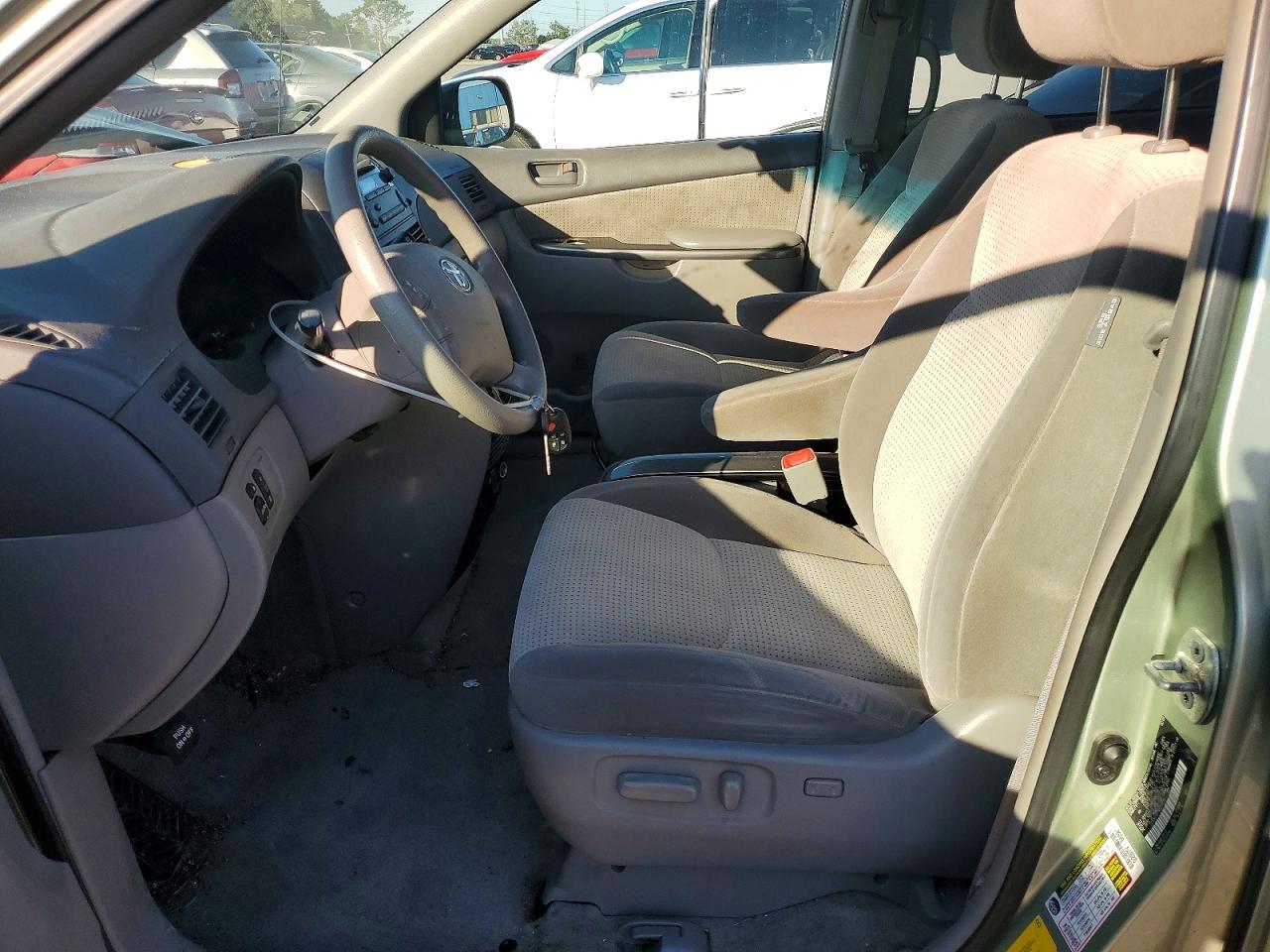 2008 Toyota Sienna Le 7-passenger Зеленый vin: 5TDZK23C78S217329