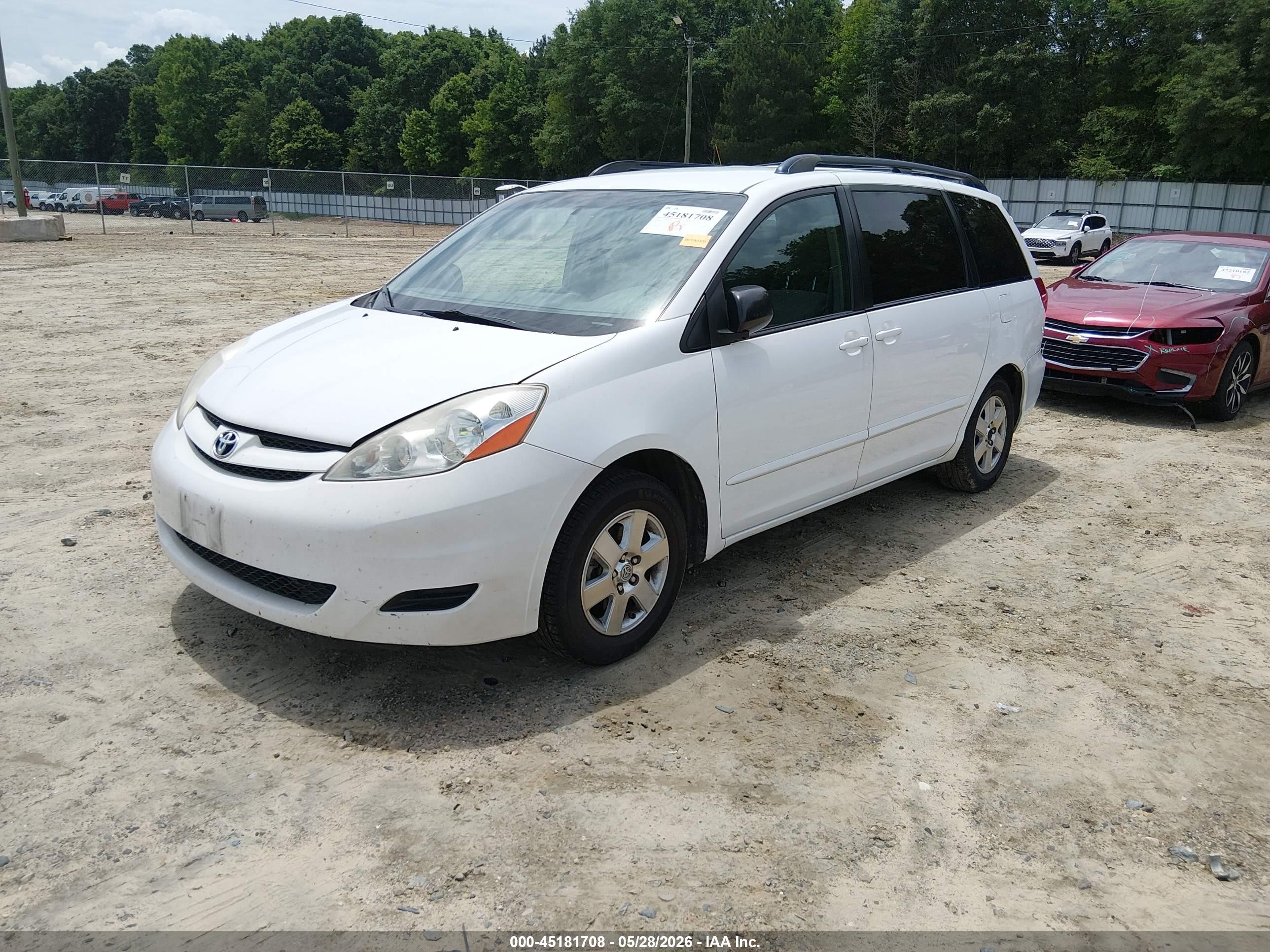 2009 Toyota Sienna Le White vin: 5TDZK23C79S232740
