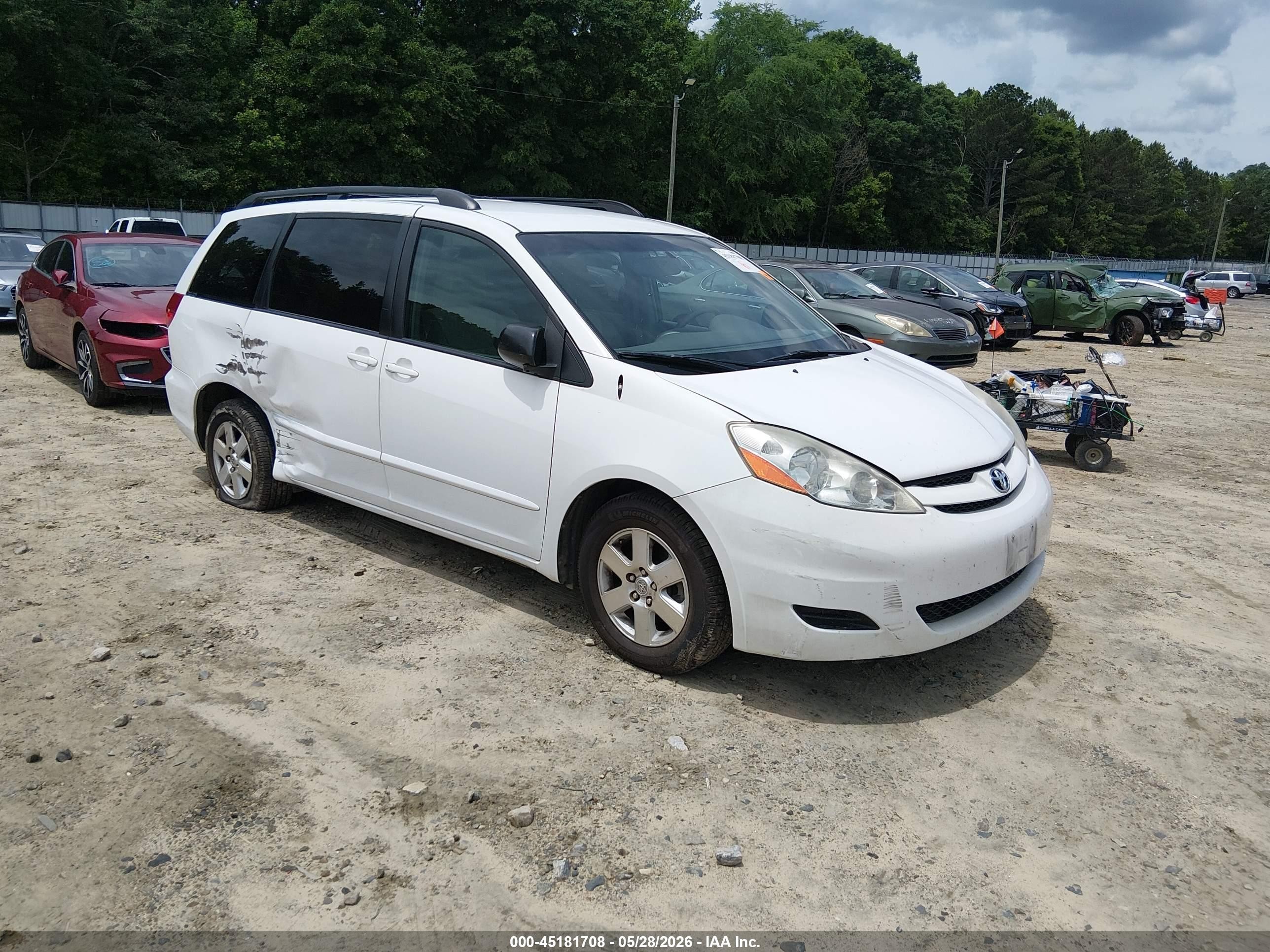 2009 Toyota Sienna Le White vin: 5TDZK23C79S232740