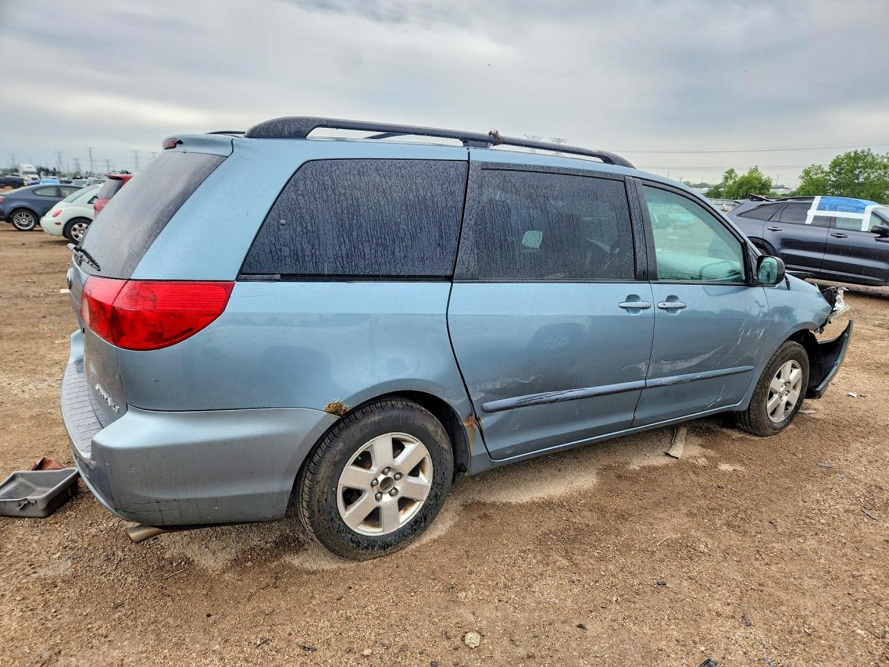 2009 Toyota Sienna Le 8-passenger Blue vin: 5TDZK23C79S260425