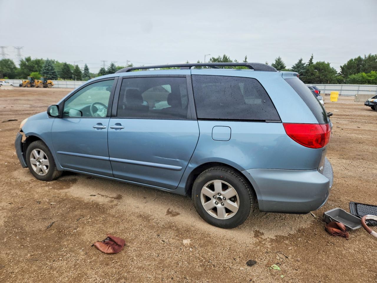 2009 Toyota Sienna Le 8-passenger Blue vin: 5TDZK23C79S260425