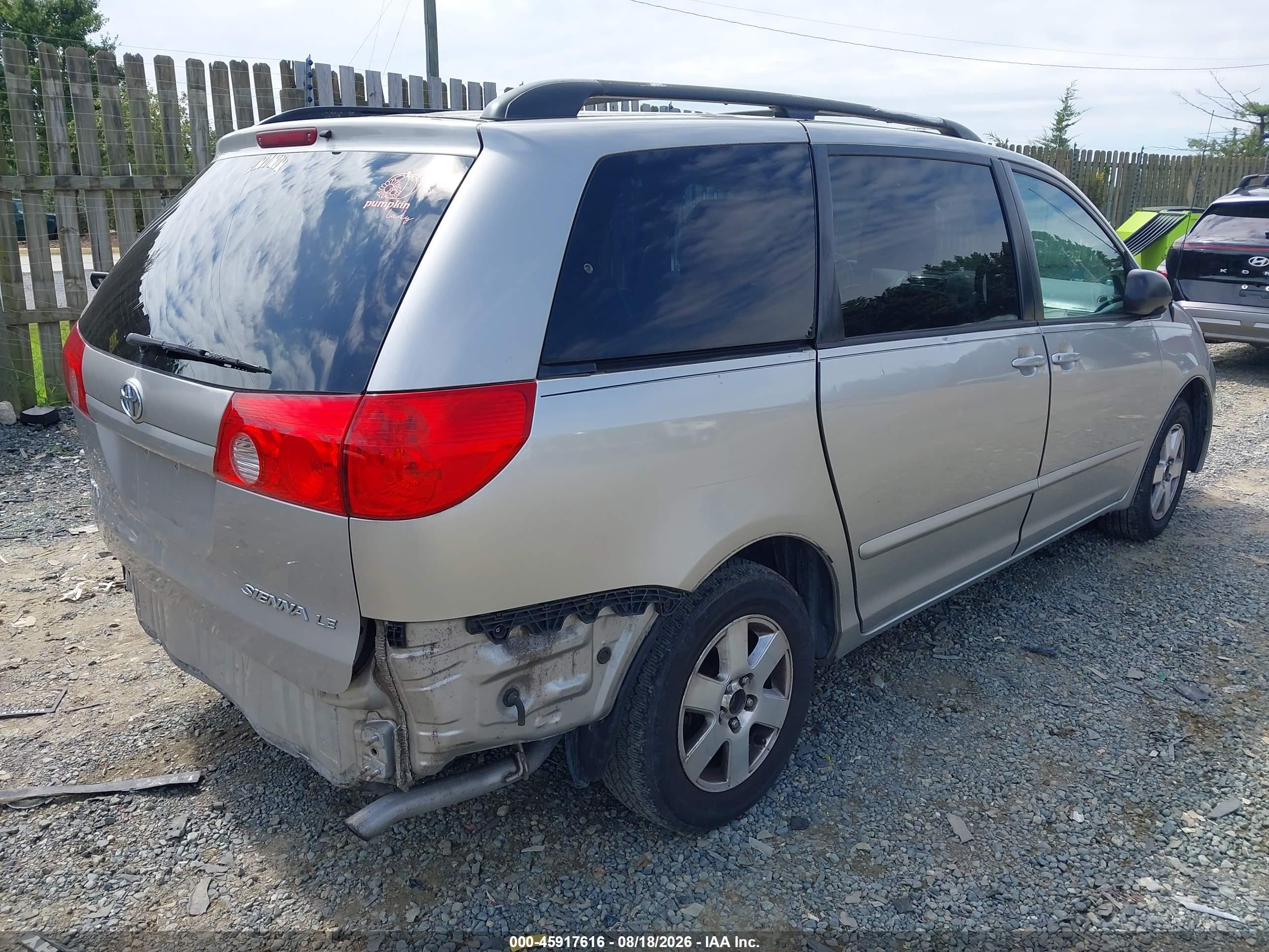 2009 Toyota Sienna Le Серебряный vin: 5TDZK23C79S264992