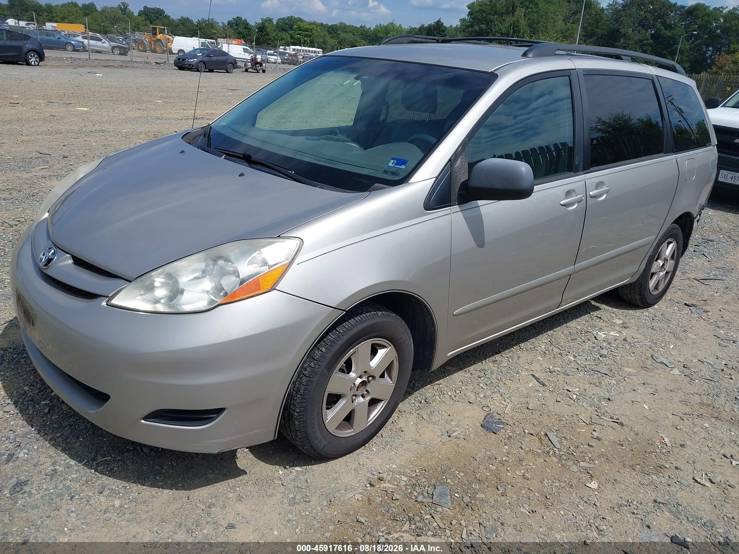 2009 Toyota Sienna Le Серебряный vin: 5TDZK23C79S264992