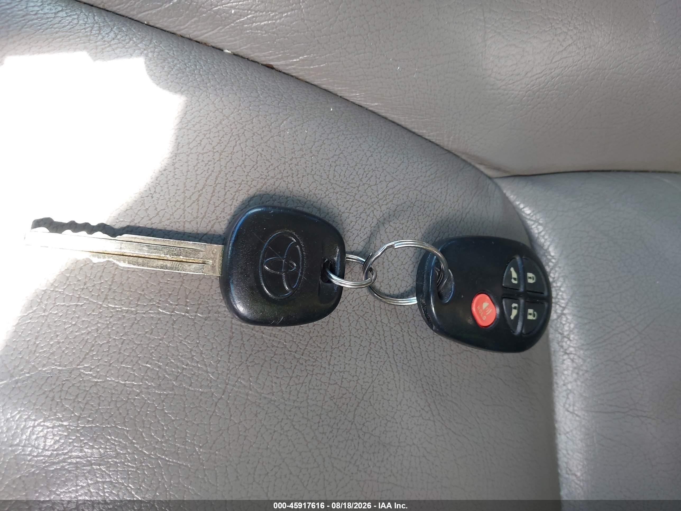 2009 Toyota Sienna Le Серебряный vin: 5TDZK23C79S264992