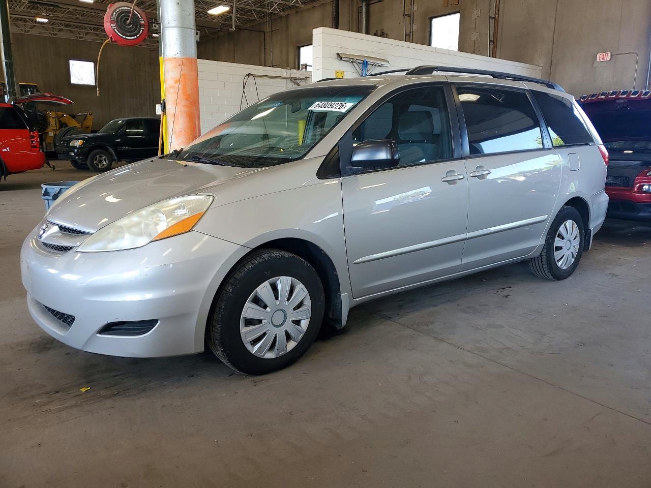 2009 Toyota Sienna Ce 7-passenger Silver vin: 5TDZK23C79S282179